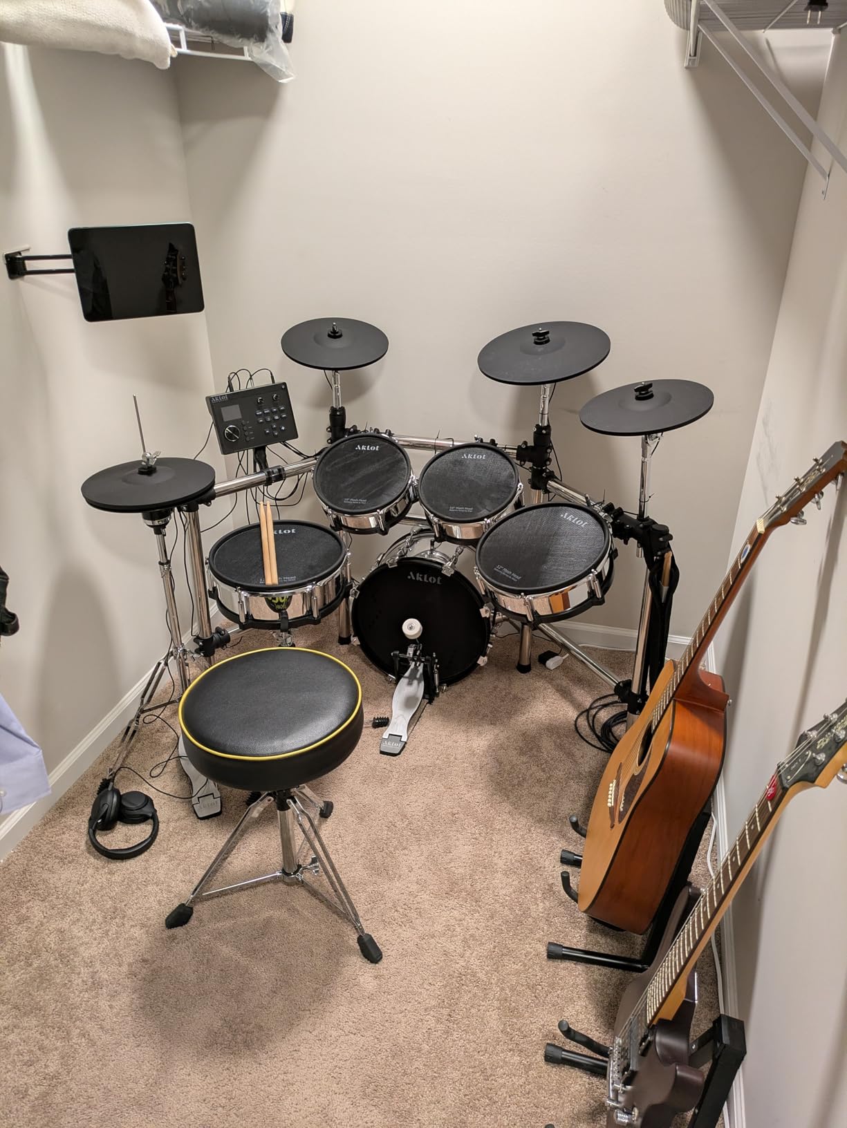 AKLOT Acoustic-Style Electric Drum Set: Independent 16'' Wooden Bass Drum and 12'' Snare, Triple-Zone Ride Cymbal, Standalone Hi-Hat, Full Mesh Pads, 460 Sounds, USB MIDI, Throne, Sticks (B-CORE543) customer photo 2