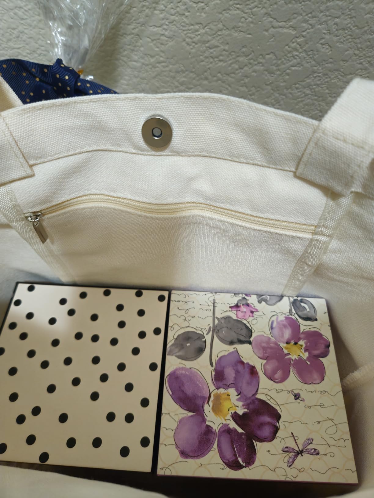 Aesthetic Tote Bag for Women- with Magnetic Buckle and Zipper Inner Pocket Cloth Cotton Canvas Tote Bags customer photo 1