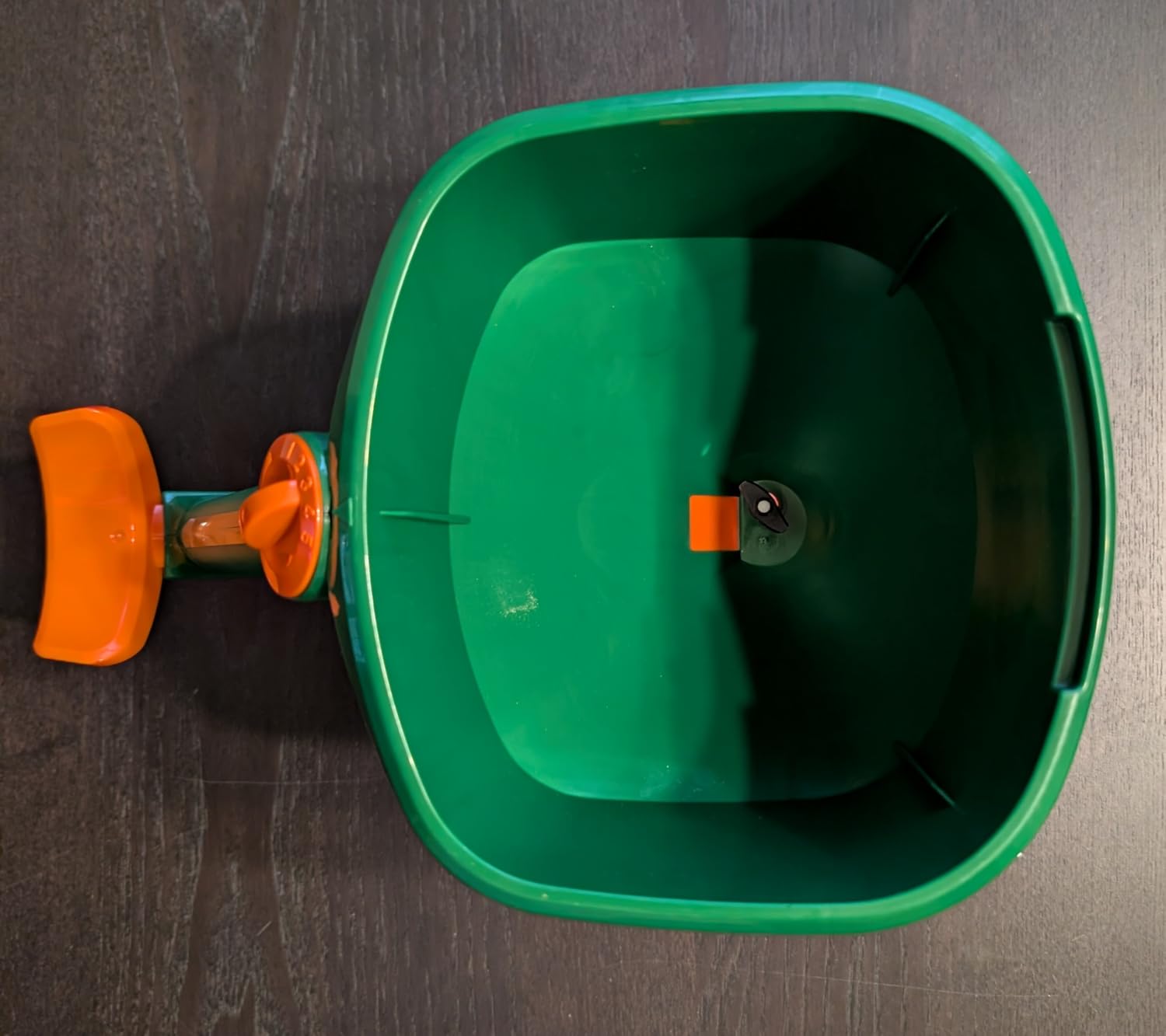 Scotts Whirl Hand-Powered Spreader - for Grass Seed, Lawn Fertilizers, Salt, and Ice Melt, Handheld Spreader Holds up to 1,500 sq. ft. of Product customer photo 2