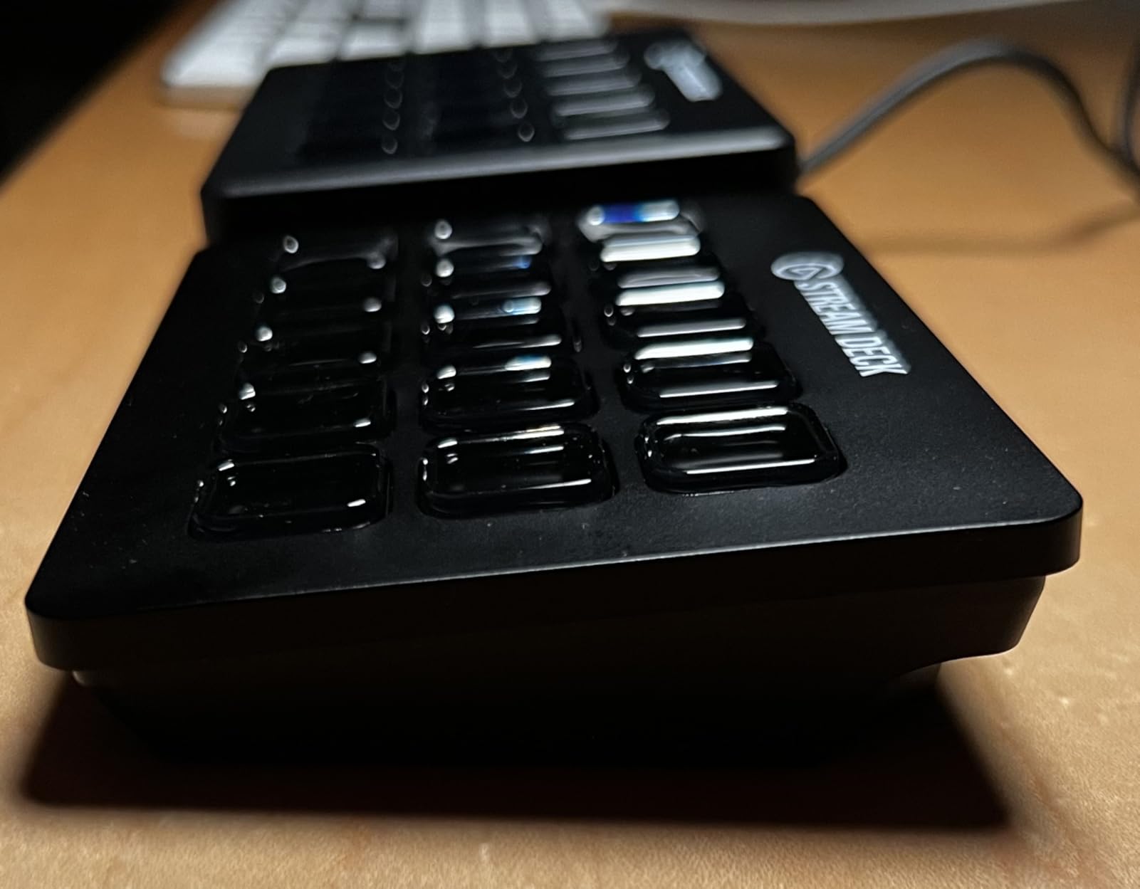 Stream Deck Scissor Keys-Workflow Controller with Customizable Macro Keys for OBS, Twitch, Discord, Teams, Photoshop, and More-USB-C, Windows 10, macOS 13 or Later customer photo 1