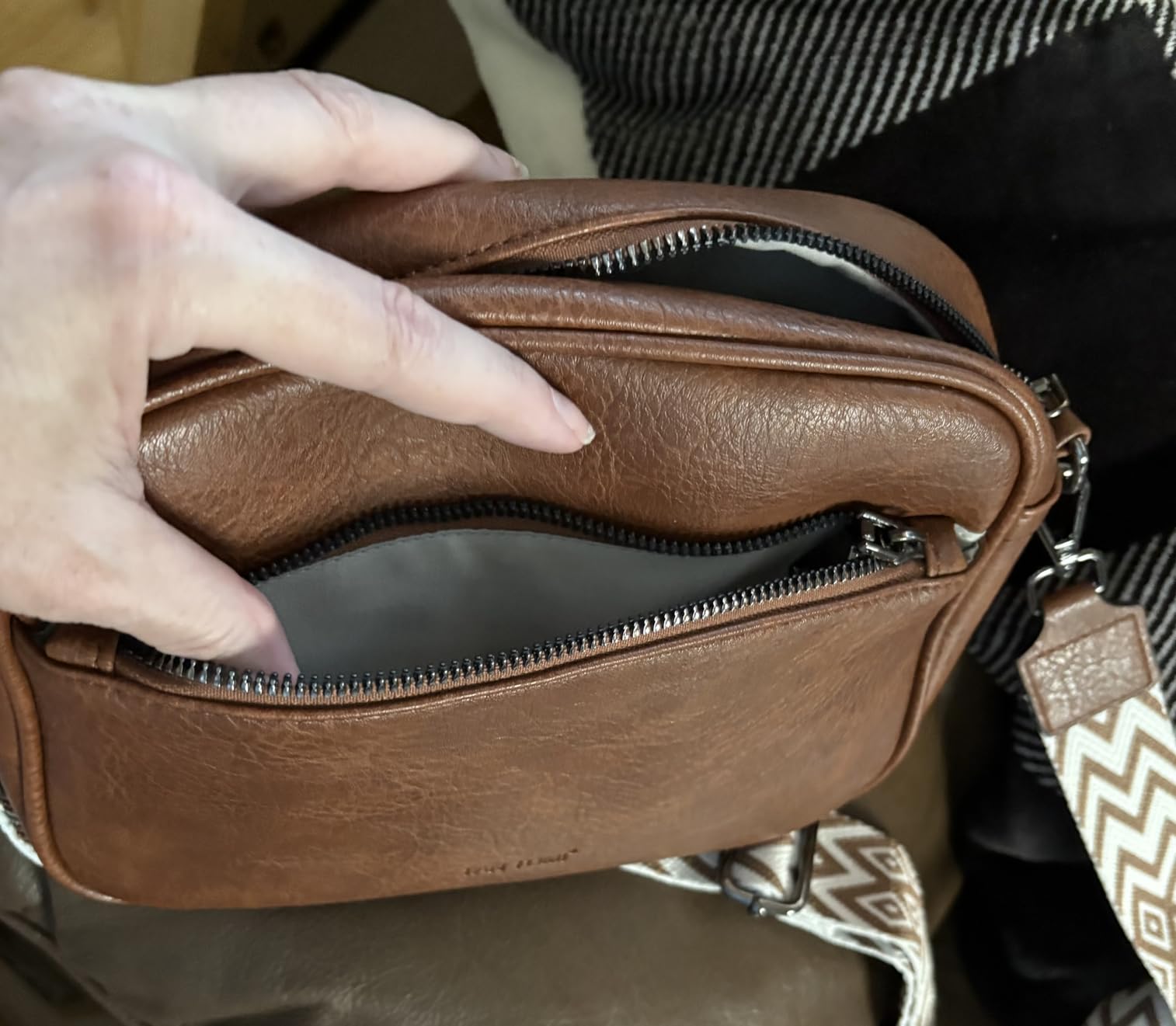 Crossbody Bags for Women Trendy,Vegan Leather Crossbody Purses for Women Small Shoulder Bag Handbags with Wide Strap customer photo 2