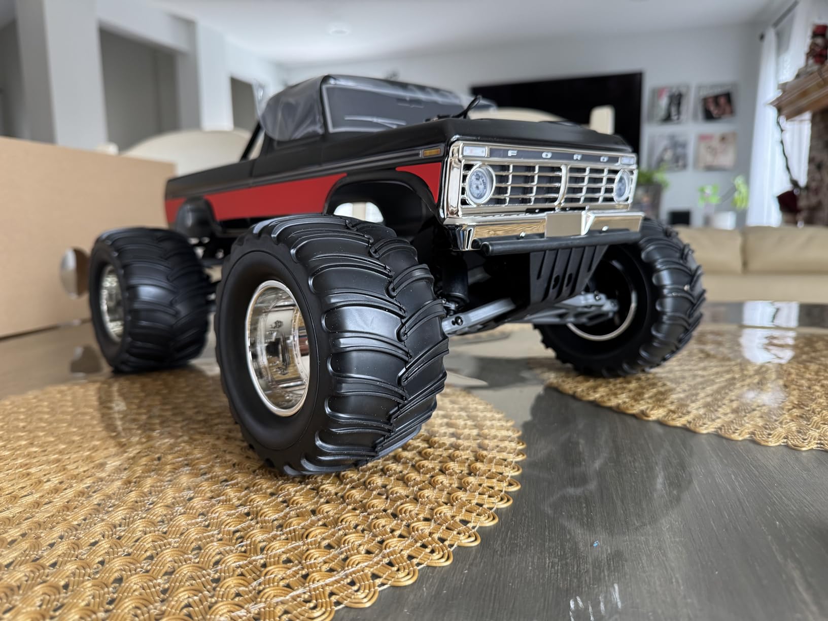 FMS 1/10 Ford F-100 RC Monster Truck, RC Crawler RTR 2WD Off-Road Truck with Wheelie Bar, High-Torque Motor, Hobby Grade Remote Control Car for Adults, First Blood customer photo 1