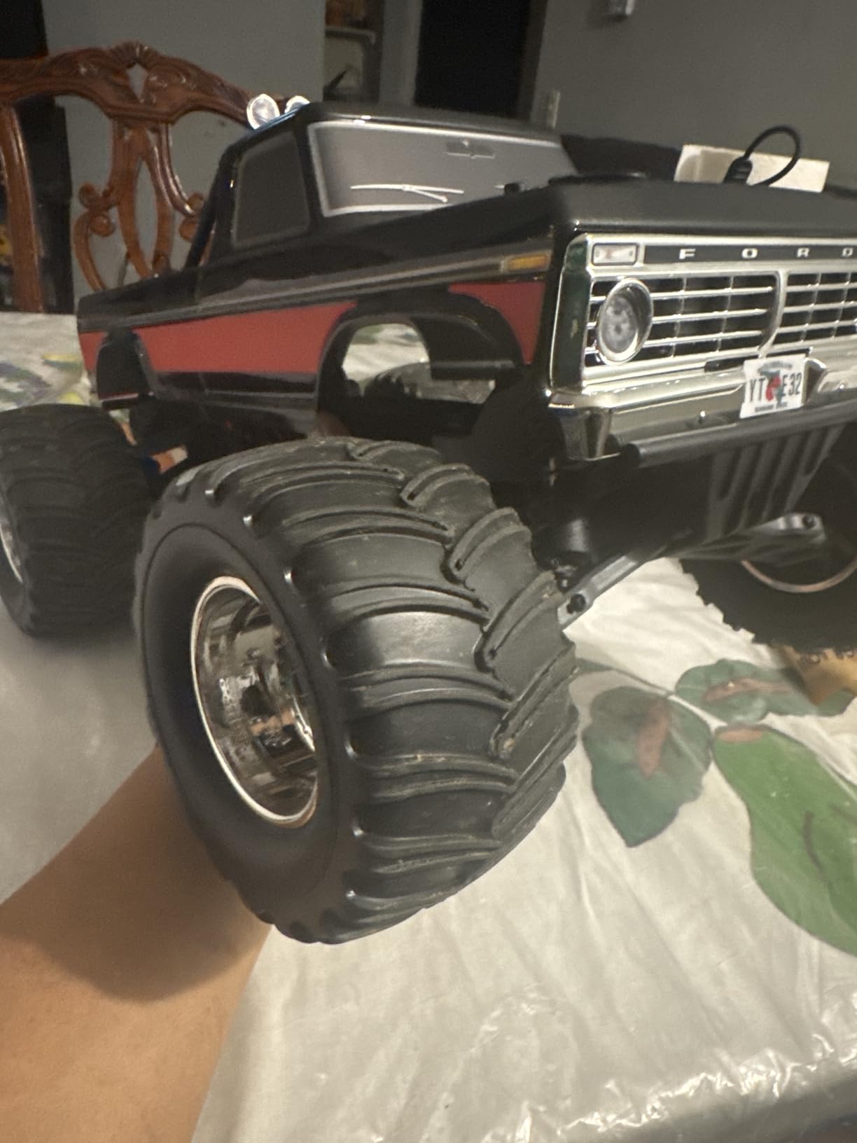 FMS 1/10 Ford F-100 RC Monster Truck, RC Crawler RTR 2WD Off-Road Truck with Wheelie Bar, High-Torque Motor, Hobby Grade Remote Control Car for Adults, First Blood customer photo 2