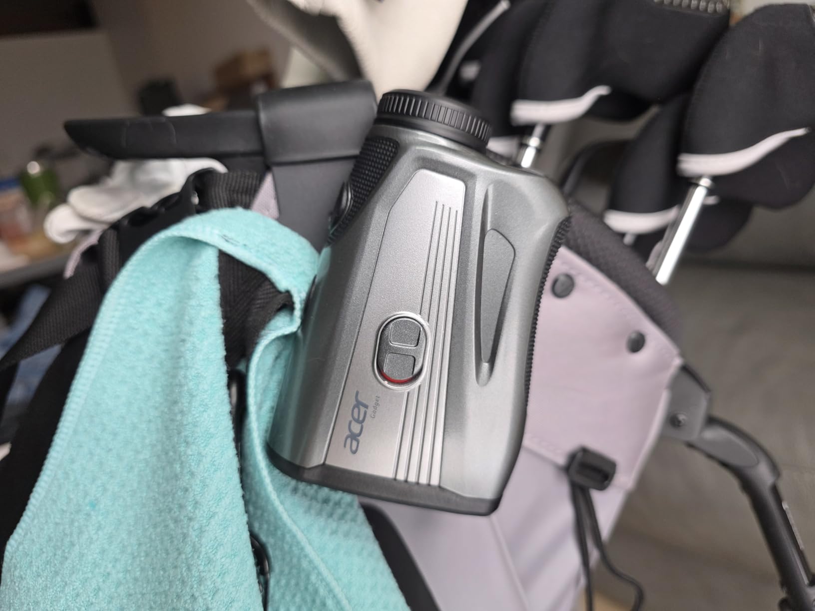 Acer Gadget Golf Rangefinder with Slope - 1200/1700Yards Laser Range Finder for Golfer, 6X Magnification Rangefinders Golf with Flag Pole Locking Vibration, Rechargeable Magnetic Gifts for Golfers customer photo 1