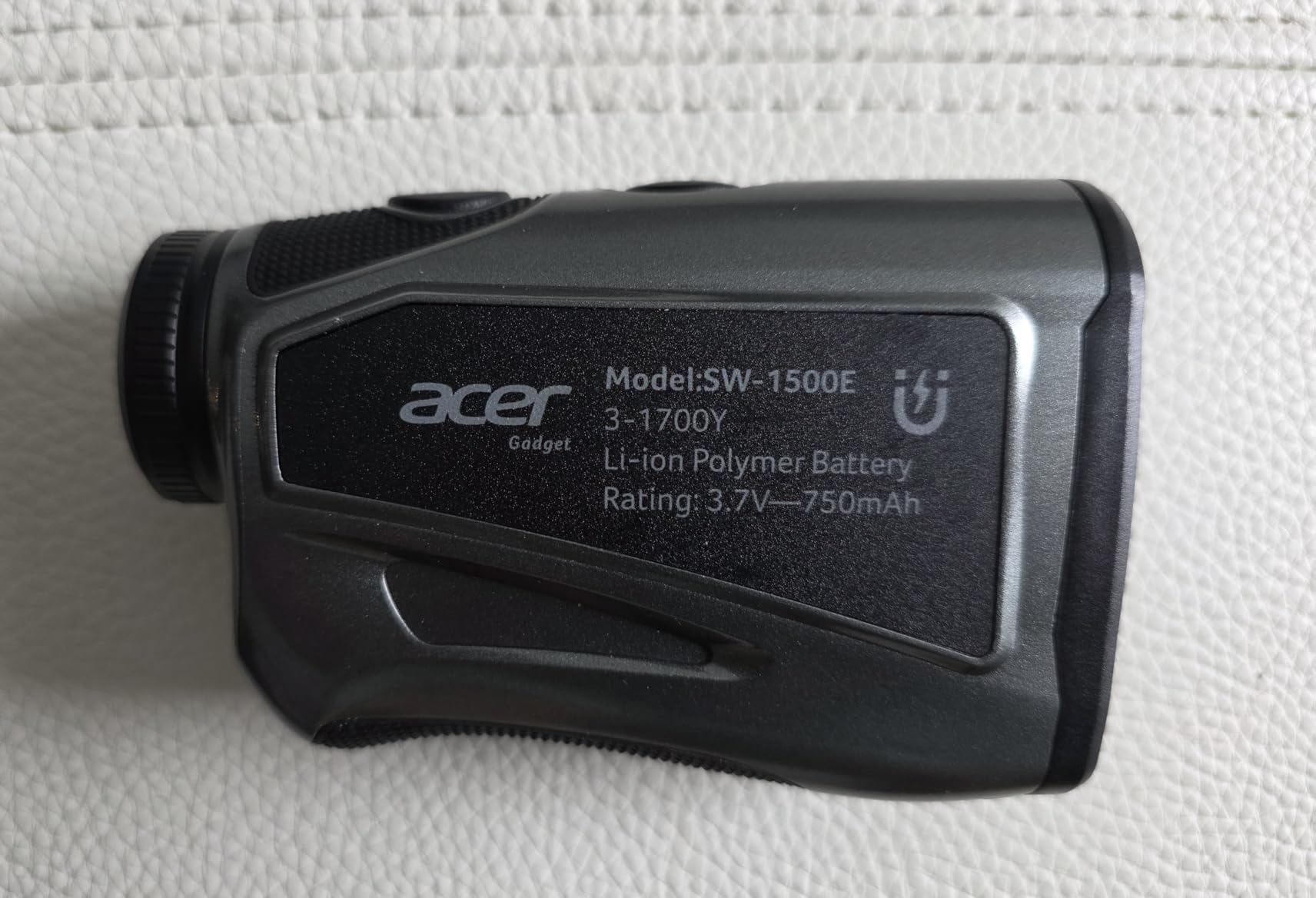 Acer Gadget Golf Rangefinder with Slope - 1200/1700Yards Laser Range Finder for Golfer, 6X Magnification Rangefinders Golf with Flag Pole Locking Vibration, Rechargeable Magnetic Gifts for Golfers customer photo 2