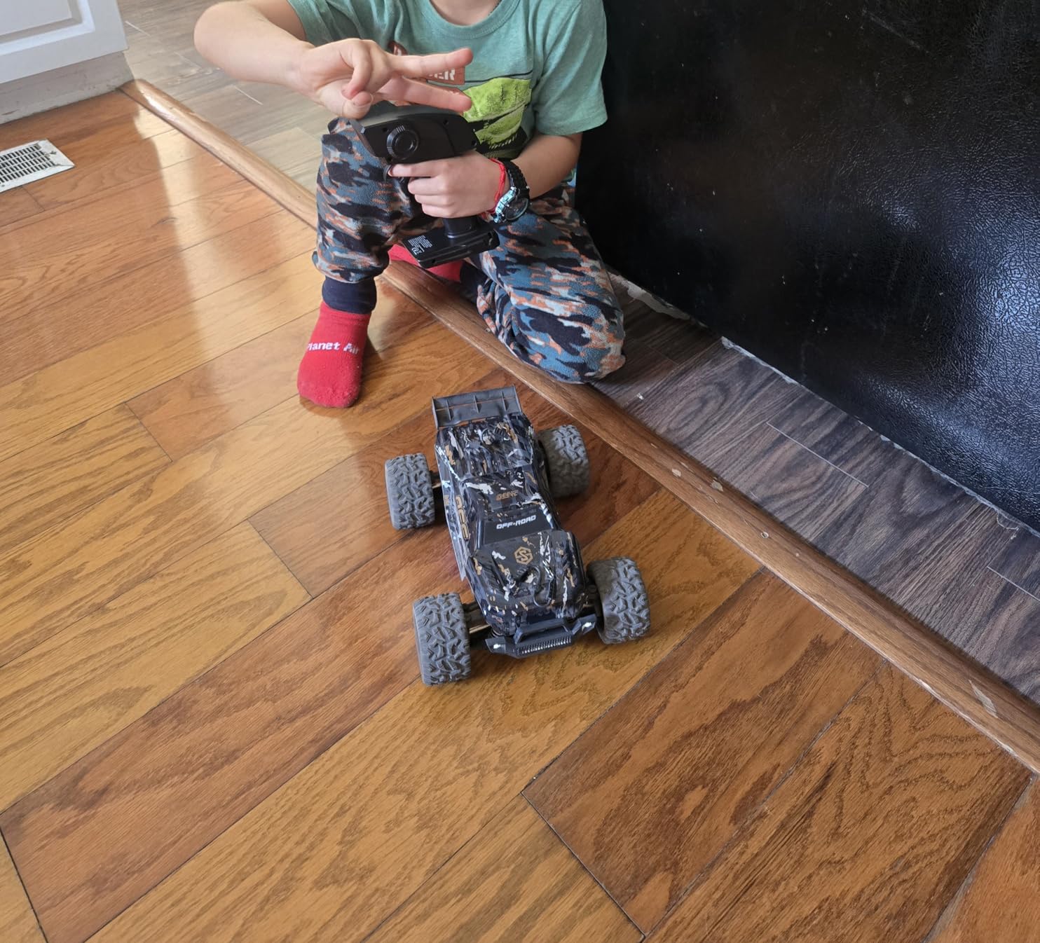 DEERC 9309E All Terrain Fast RC Cars for Adults 40KPH,4WD Electric Off-Road Remote Control Monster Truck,2.4Ghz High Speed Car,Waterproof Monster Truck with 2 Batteries for Boys & Kids customer photo 1