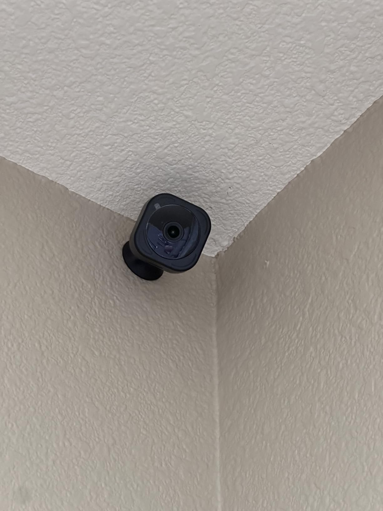 1080P HD Indoor Camera for Indoor Security with App Control Motion Detection & Night Vision Wireless WiFi Rechargeable Pet Camera for Home/Office 24/7 Cycle Save Video Only (1080P) customer photo 1