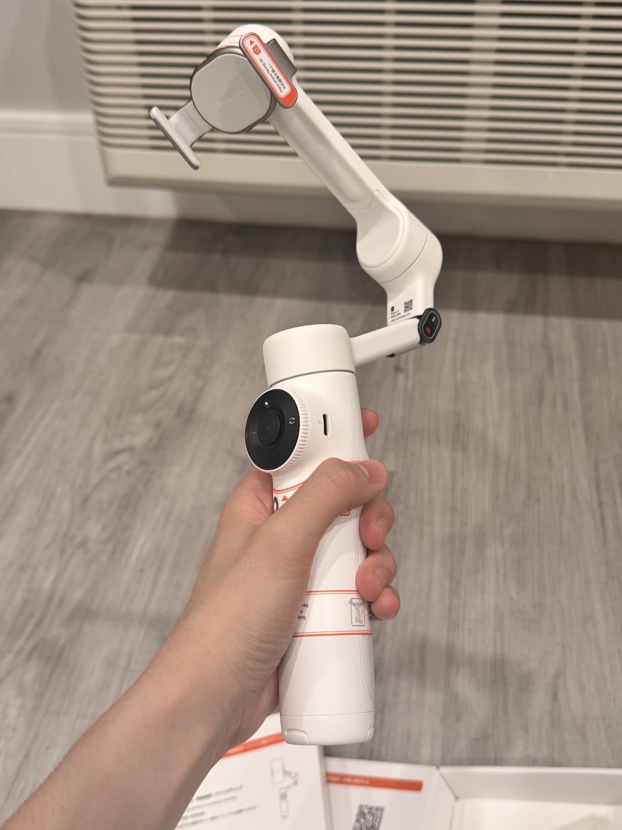 Insta360 Flow 2 White - Foldable AI Gimbal for iPhone, AI Tracking, Multi-Person Tracking, Built-in Tripod/Selfie Stick, Remote Control, iPhone/Android Portable Stabilizer customer photo 2