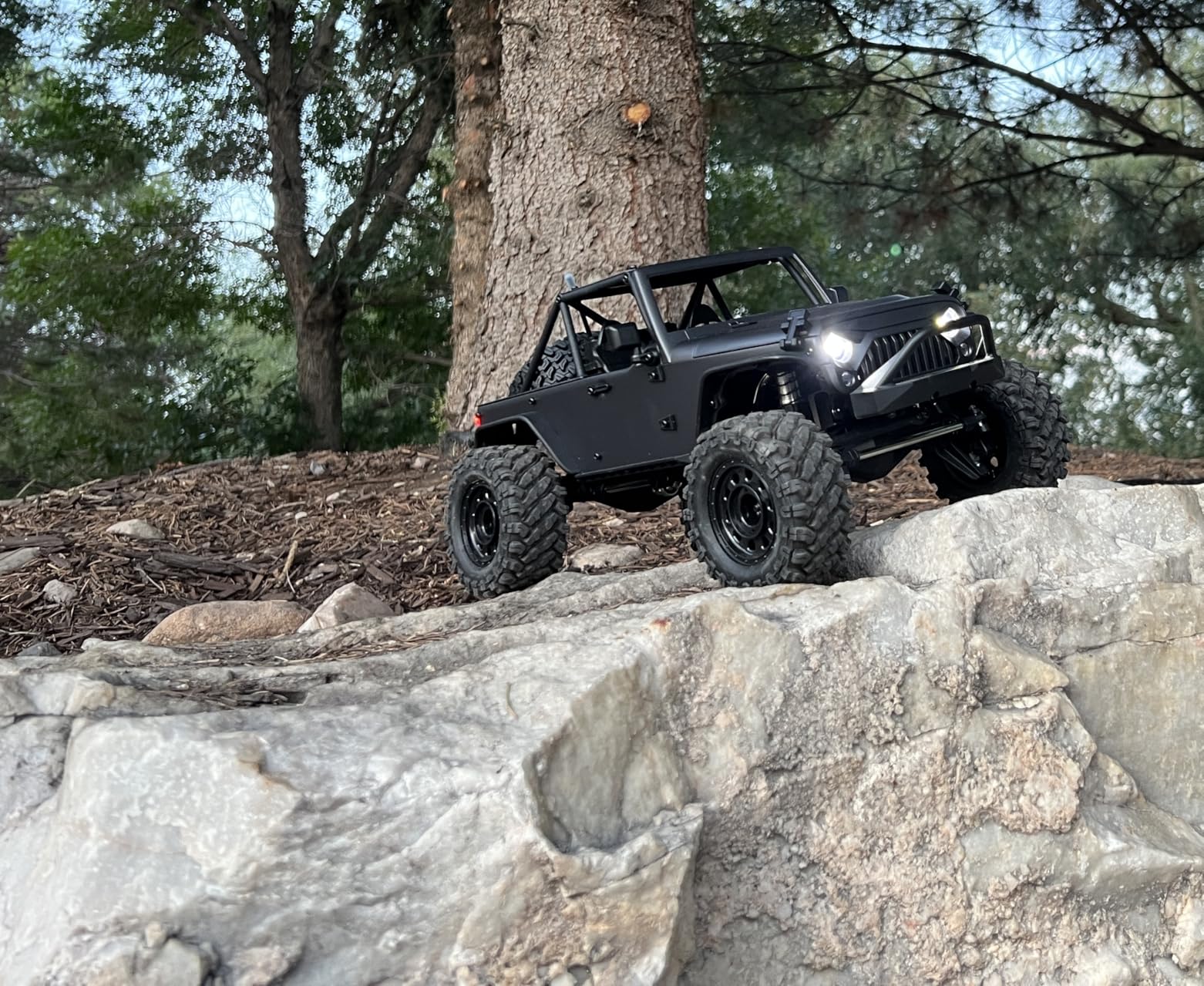 HYPER GO H12Y 1/12 Brushless 4X4 RC Rock Crawlers for Adults, Metal Case Waterproof 4WD Off-Road RC Rock Trucks with Portal Axles, All Terrain RC Cars with 2 Battery customer photo 2