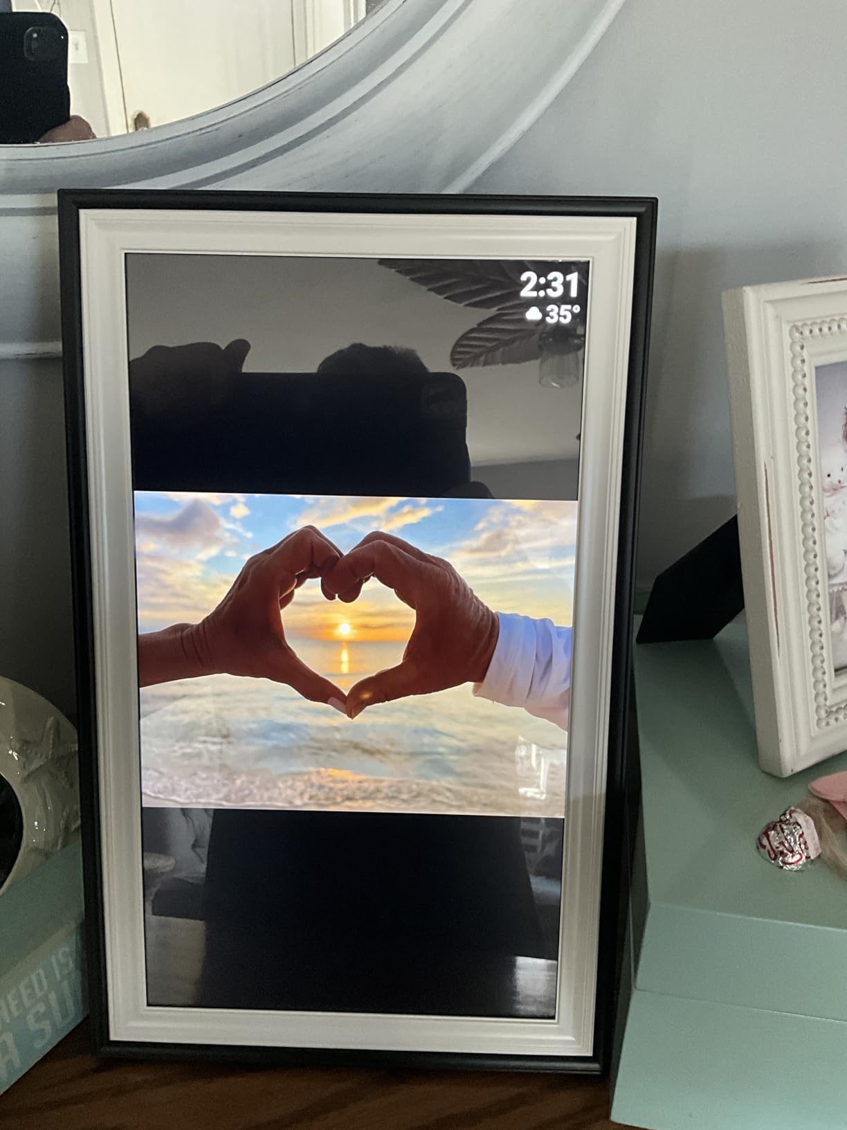 BIGASUO Digital Picture Frame Frameo 15.6 inch WiFi Electronic Photo Frames Large with 64GB Memory 1920x1080 IPS FHD Touch Screen Share Moments Instantly Anywhere Photo Gifts for Parents and Grandparents customer photo 2