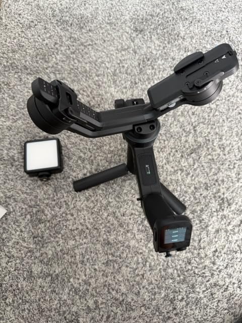 FeiyuTech SCORP 3 KIT Gimbal Stabilizer for DSLR and Mirrorless Camera, Built-in AI Tracking, Detachable Handle, 3-Axis Gimbal for Sony/Canon/Nikon/Fujifilm, Max 3.5KG/7.72lbs, Touch Screen with Case customer photo 1