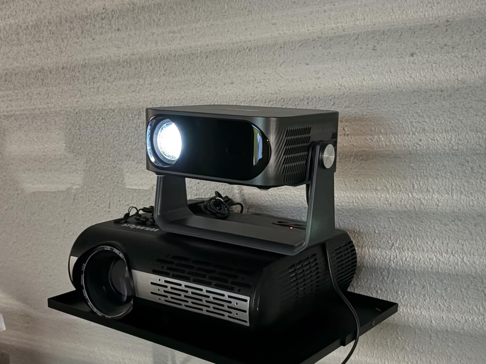 [2000 ANSI/Auto Focus & Keystone/Built-in APP] 4K Outdoor Projector with Wifi and Bluetooth, Smart Portable Projector with Built in Apps YouTube/PrimeVideo & Dolby, Home Theater Projector with HDR10+ customer photo 2