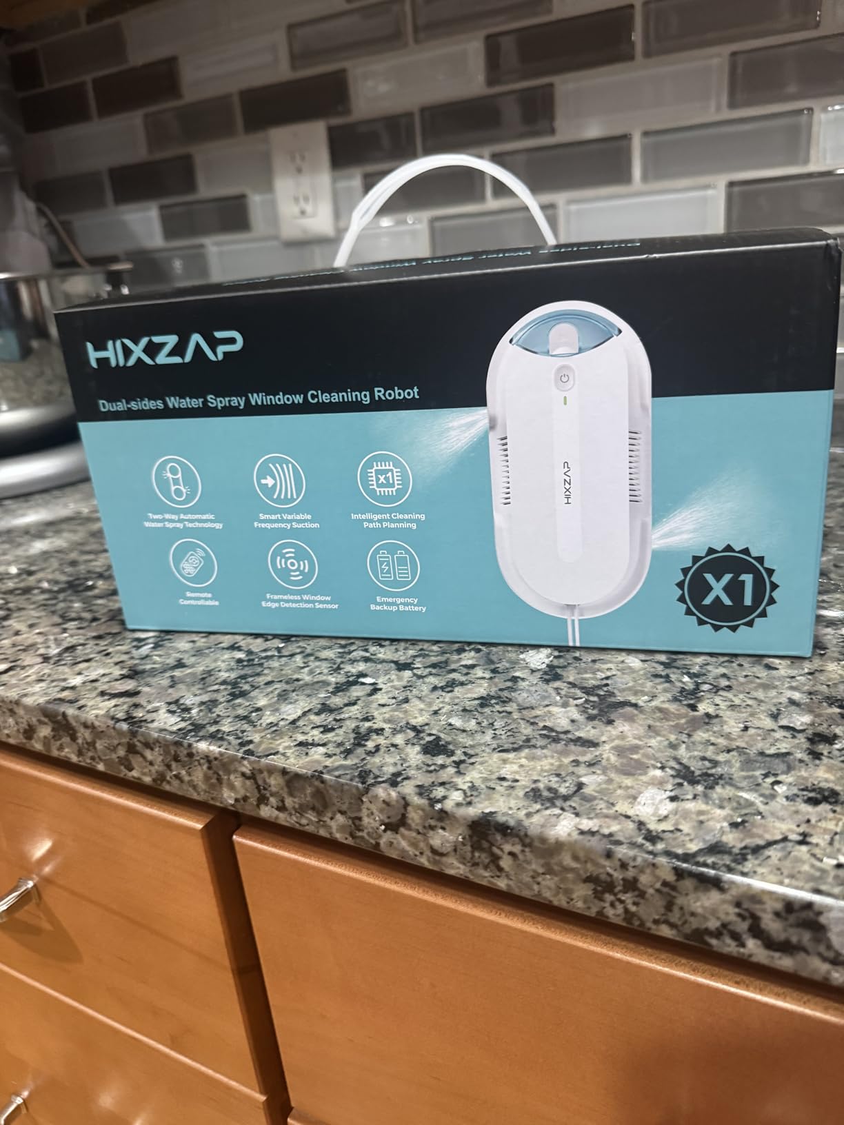 Smart Window Cleaning Robot with bidirectional ultrasonic Spray & 85ml Tank - Automatic Edge Detection, 2400-3200pa Strong Suction, Anti-Drop Protection for Glass Cleaning customer photo 2