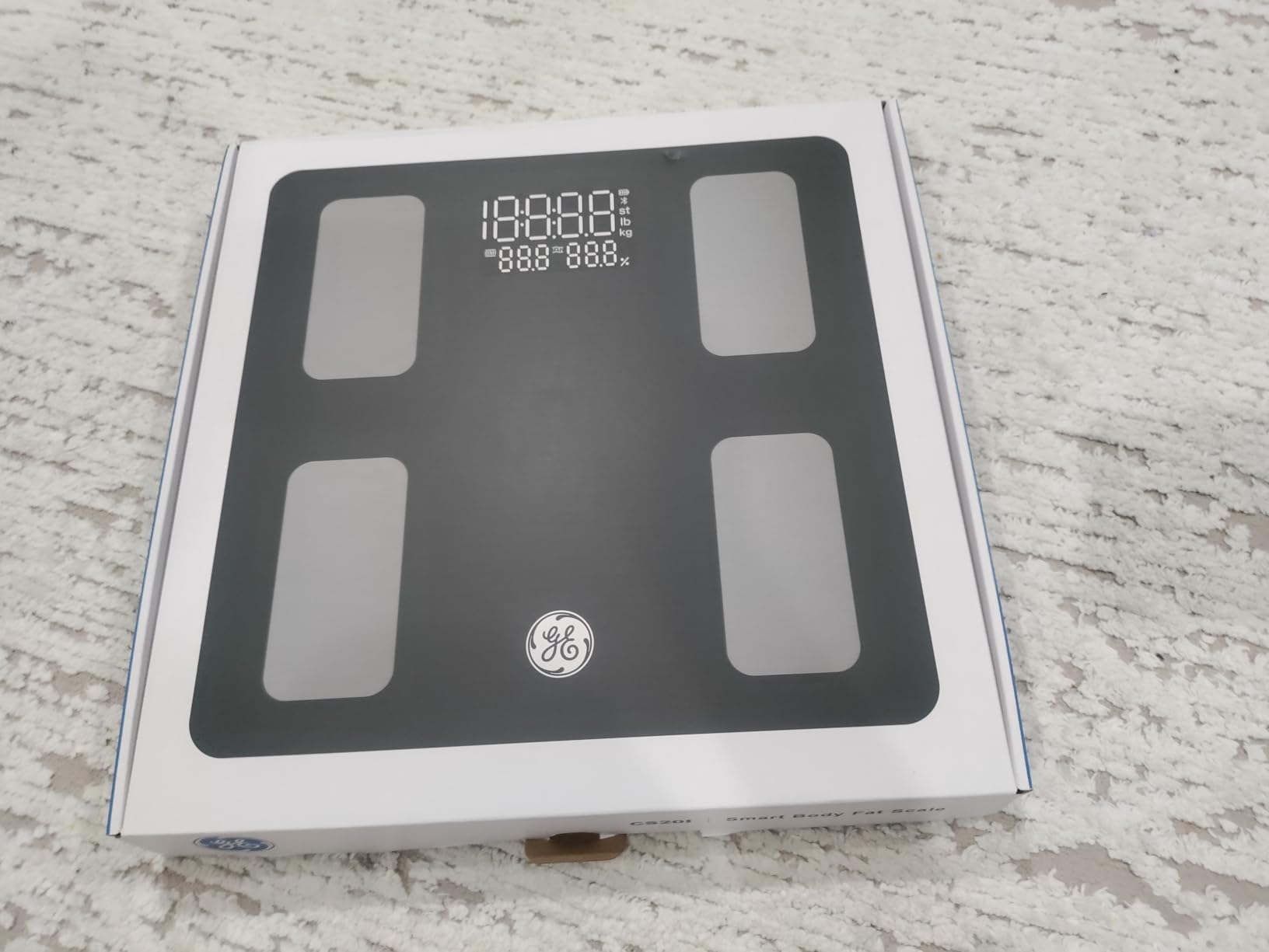 GE Smart Scale for Body Weight and Fat, Digital Bathroom Scales BMI Body Fat - Bluetooth 13 Body Composition Monitor for Muscle Mass People with App, Accurate 400lb Weighing, Battery-Black customer photo 1