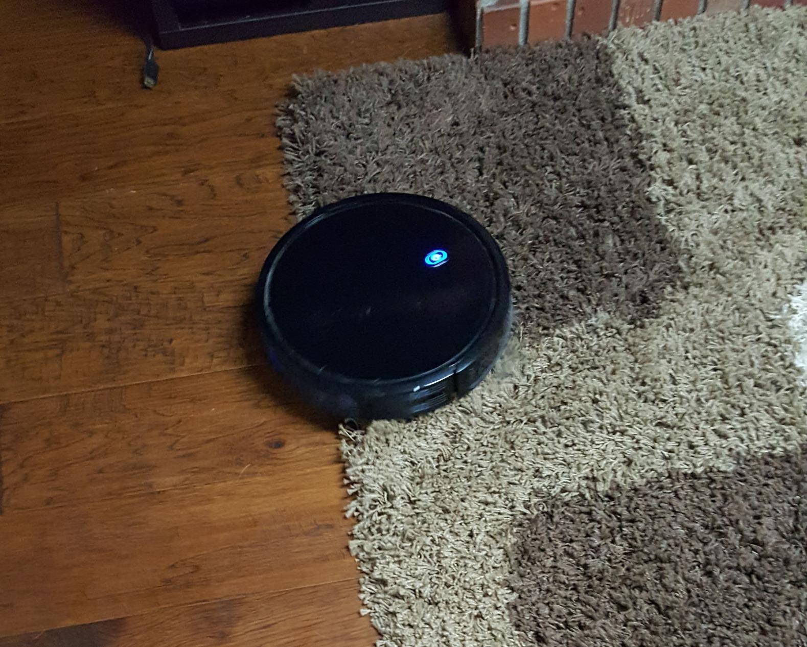 eufy Robot Vacuum E25, 20,000 Pa Suction, HydroJet Always-Clean Roller Mop, All-in-One Robot Vacuum and Mop Combo, Edge-to-Corner Cleaning, Zero-Tangle Design, AI Obstacle Avoidance customer photo 2