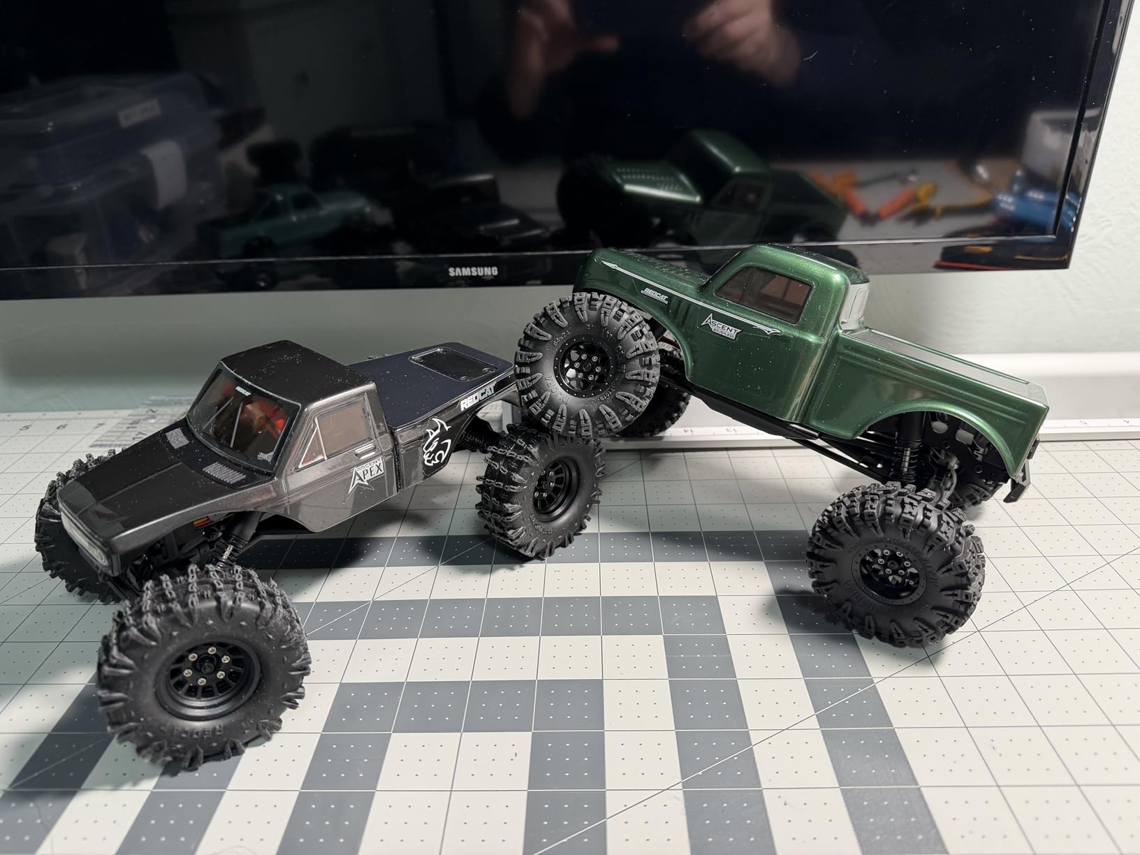 Redcat Racing Ascent 18 Brushless RC Rock Crawler - 4WD 1/18 RC Crawler with Portal Axles, High Steer Geometry, Waterproof ESC, LiPo Battery, RTR Hobby Grade RC Truck 4x4 - Red customer photo 1