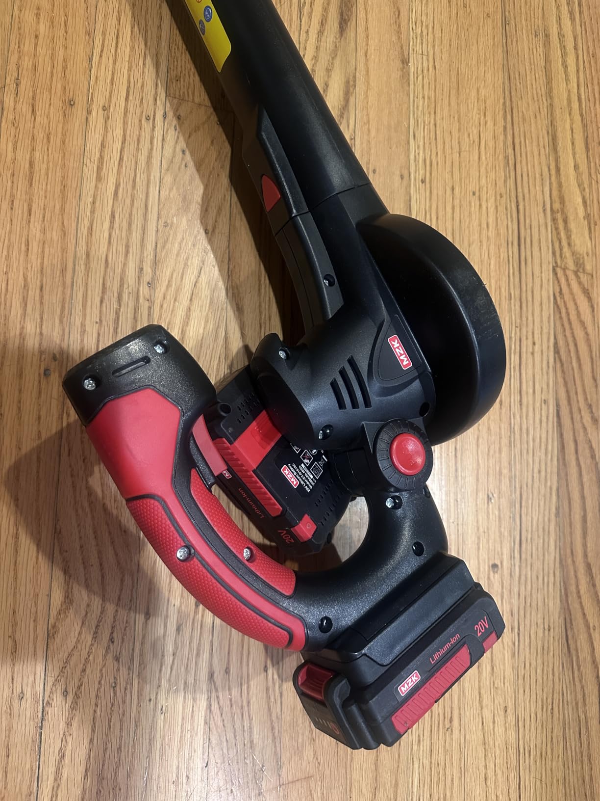 MZK Cordless Leaf Blower,20V Battery Powered Electric Blower for Lawn Care, Electric Lightweight Leaf Blower for Blowing Leaves, Patio Cleaning and Dust(2 * 2Ah Battery & Charger Included),LF40D13 customer photo 1