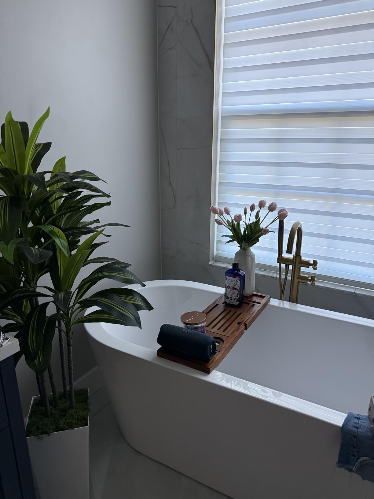 Teak Bathtub Tray, Bath Caddy with Wine Glass Holder, Phone Dock & Book Stand | Hands-Free Reading & Ultimate Spa Relaxation Experience-Natural customer photo 2