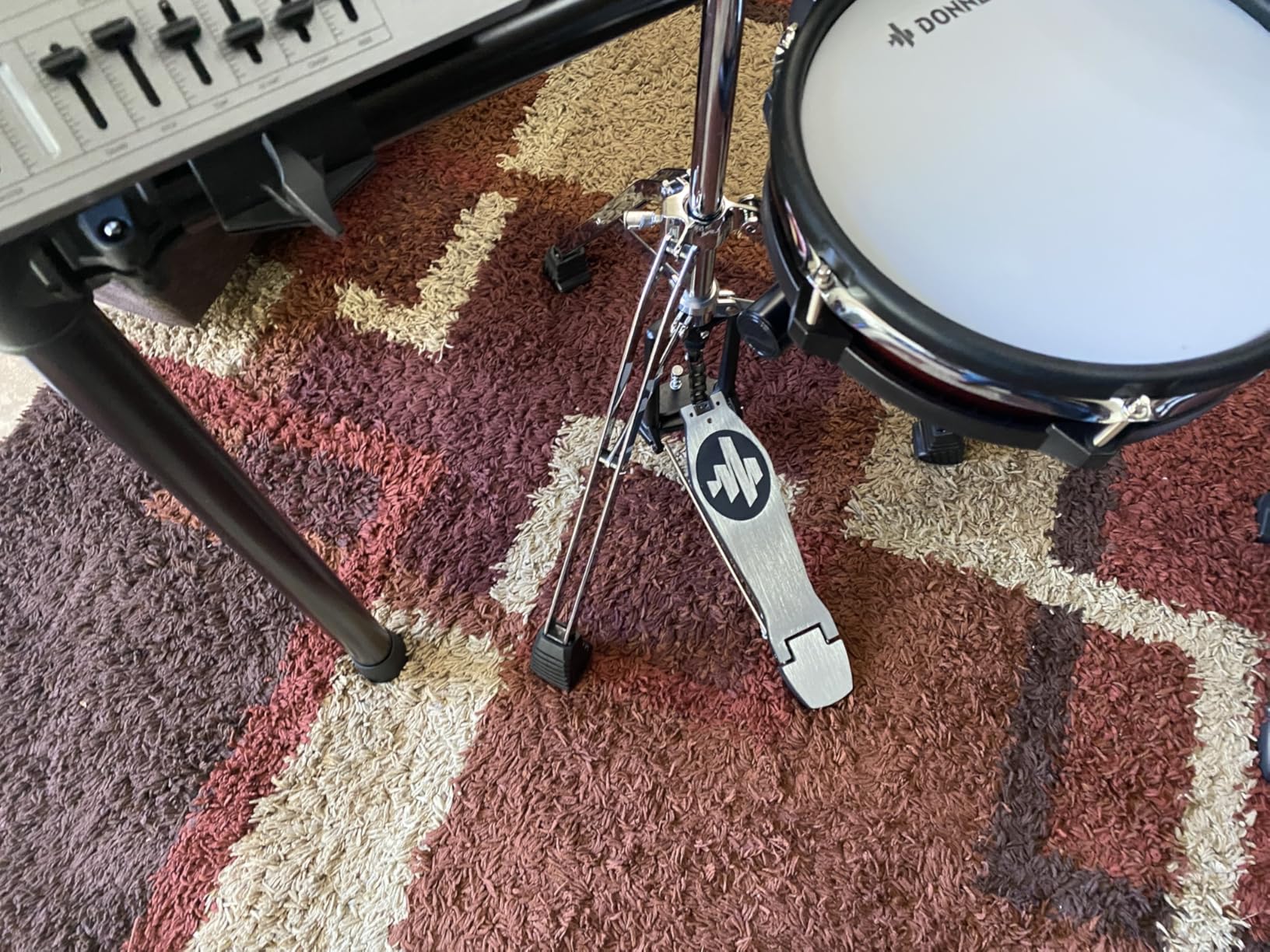 Donner Electric Drum Set DED-300 Pro, Electronic Drum Kit Adult, Professional Full Size 6-Drum & 3-Cymbal Setup, 12'' Single-Zone Hi-hat with Stand, 1100+ Professional Tones, Gifts for Men Him Teens customer photo 2