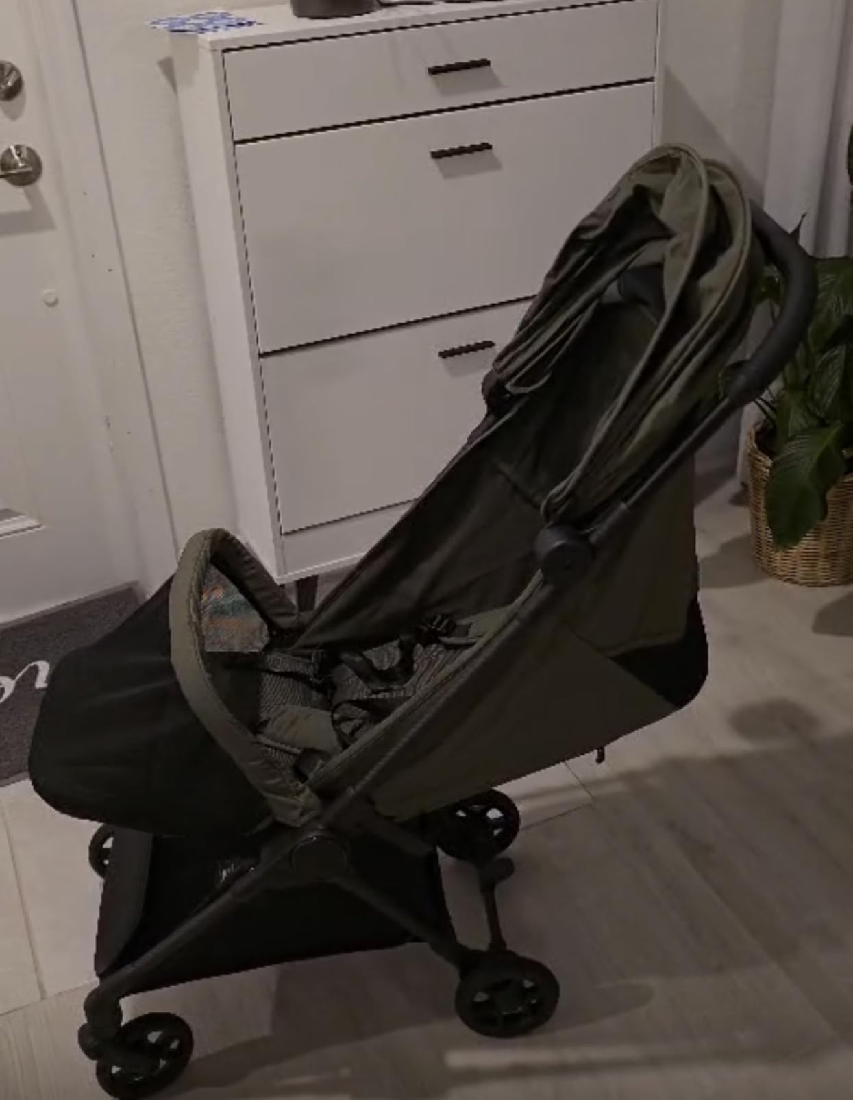 Mompush Nexis Carbon Travel Stroller, Ultra-Lightweight 11.5 lbs, Compact & Airplane Carry-On Approved, One-Second Auto-Fold, One-Hand Full Recline, from Birth to 50 lbs, JPMA Certified customer photo 2