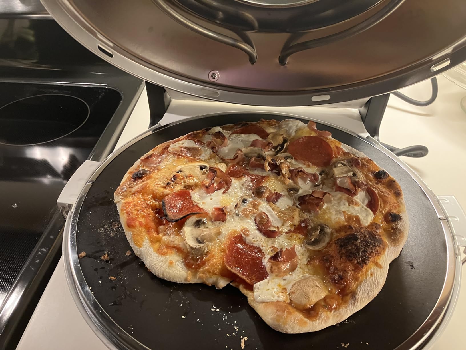 Pizza Oven Indoor, 12 Inch Retro Pizza Maker, Rapid Heating 800˚F, 1200W Glazed Ceramic Stone Electric Pizza Cooker, Two-button Precise Temperature Control, Viewing Window for Precise Cooking customer photo 1