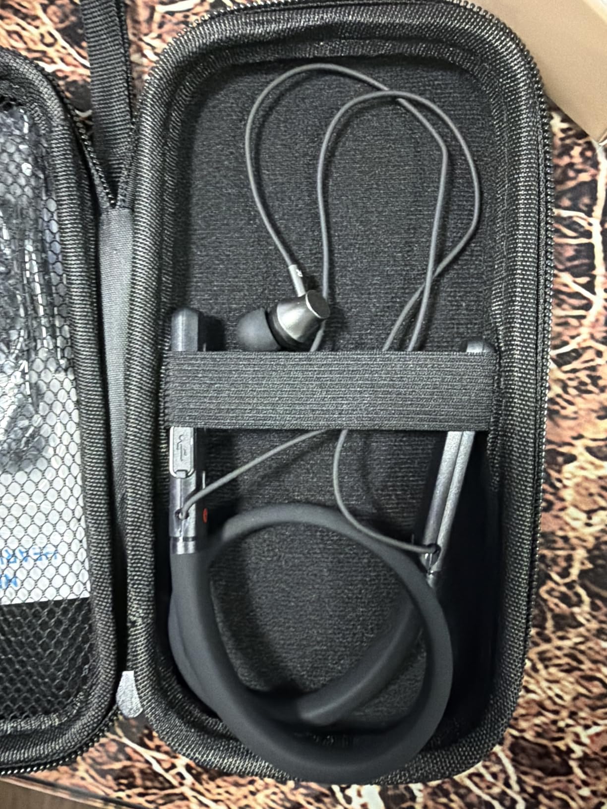 Neckband Hearing Aids for Seniors, Rechargeable Hearing Aid Bluetooth Headphones with Noise Cancelling customer photo 2