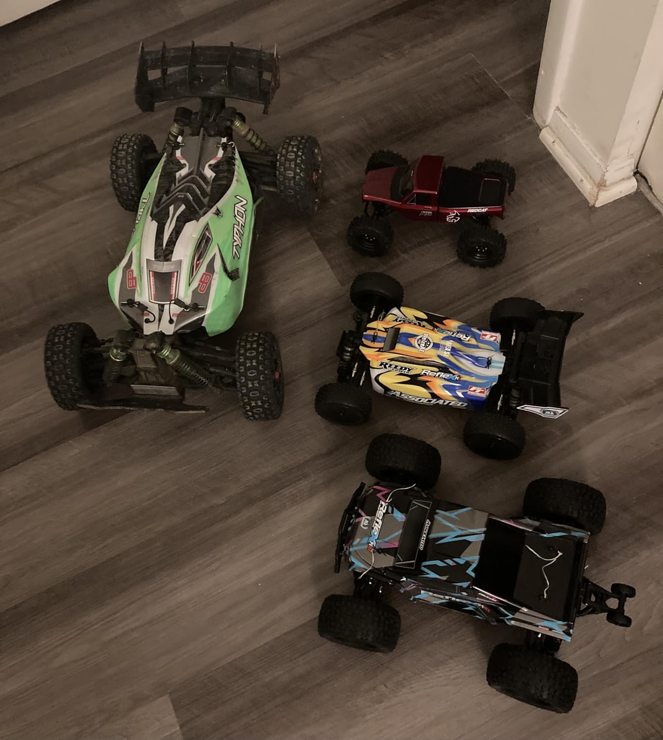 Redcat Racing Ascent-18 APEX, 1/18 Scale Brushless Electric Rock Crawler, Carbon Fiber, 4WD RC Car for Adults with 2.4GHz Radio System (Red) customer photo 1