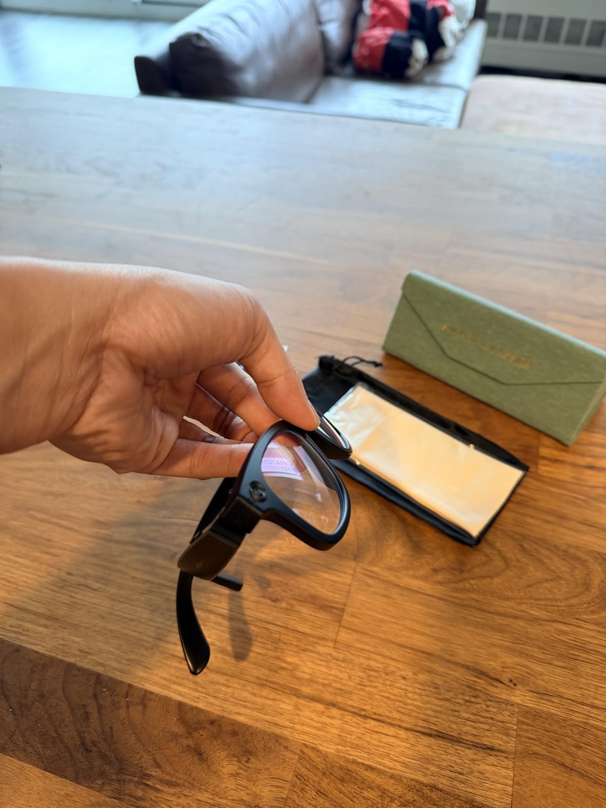 Upgraded Ai Smart Glasses with Camera, 800w Anti-Shake Camera Glasses, Real-Time Translation, Ai Object Recognition, Voice Assistant, Blue Light Glasses Suitable for Business, Travel and Outdoor Use customer photo 1