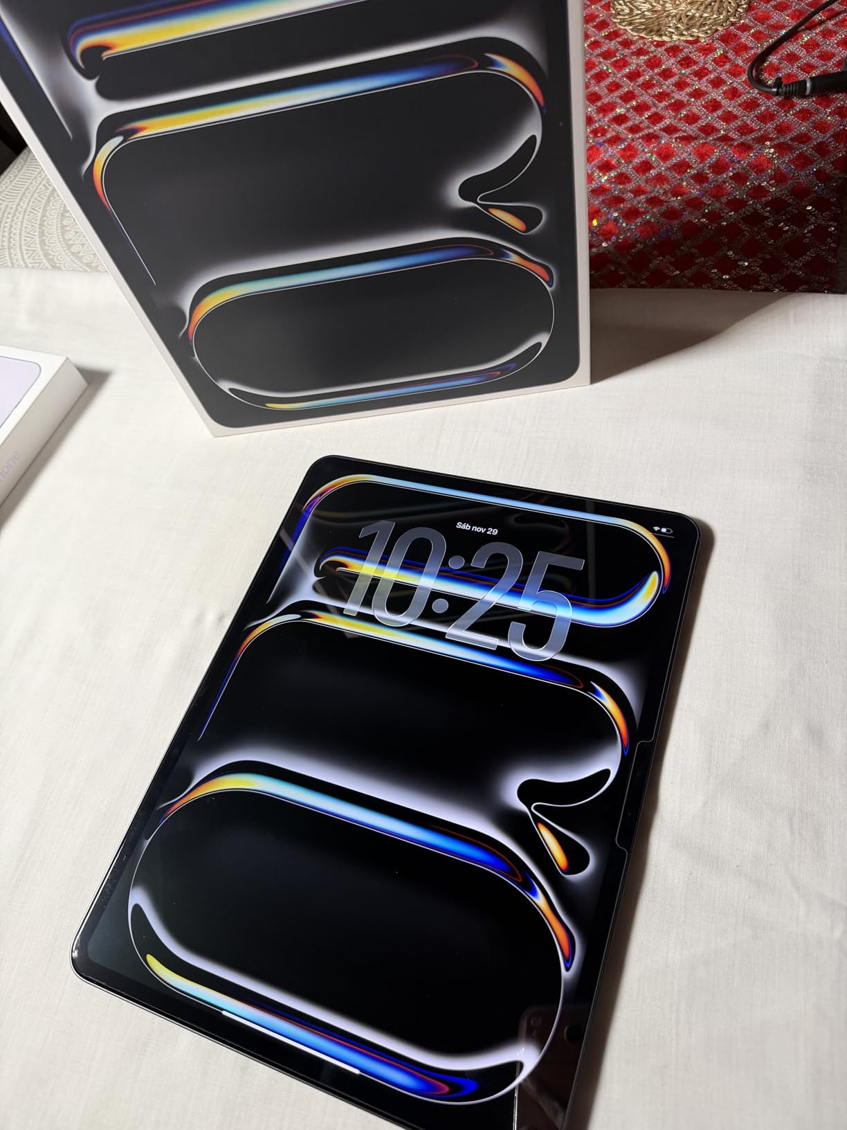 iPad Pro 13-inch (M5): Ultra Retina XDR Display, 256GB, 12MP Front/Back Camera, LiDAR Scanner, Wi-Fi 7, Face ID, All-Day Battery Life - Space Black customer photo 2