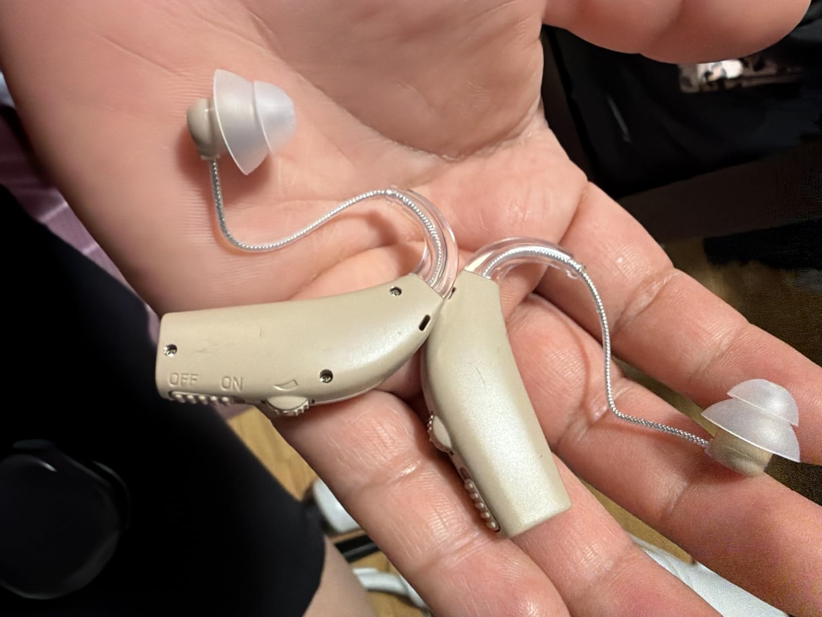 Hearing Aids, Hearing Aids for Seniors, Rechargeable, Volume Control, Hearing Amplifiers with Charging Case, Intelligent Noise Reduction, Design for Seniors & Adults with Hearing Loss customer photo 1