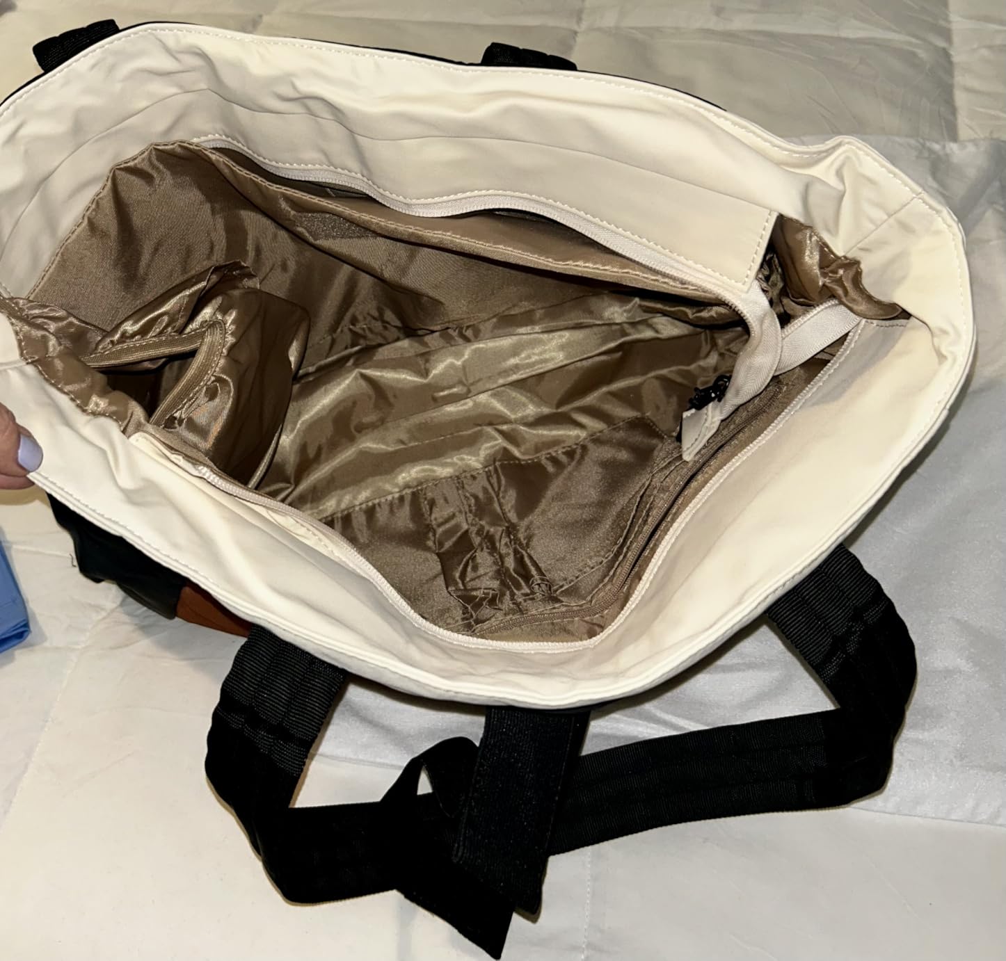 LOVEVOOK Gym Tote Bag for Women, Puffy Yoga Mat Bag with Large Cup Holder & Wet Pocket, Work Nurse Bag for Travel Workout customer photo 2