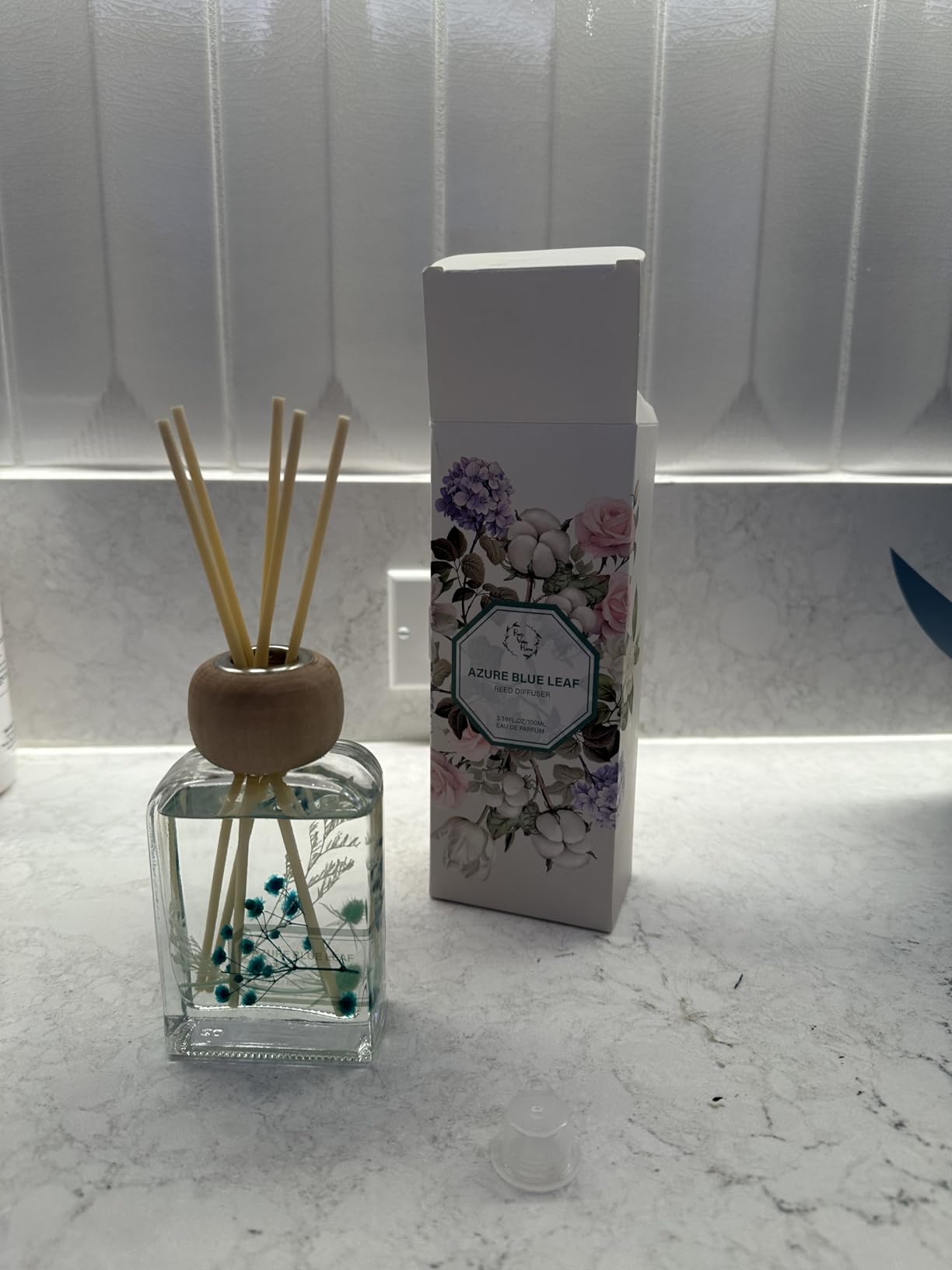 Reed Diffuser Set Gardenia Floral, 3.4 fl oz - Elegant Home Fragrance with Sticks - Long-Lasting Scented Oil Reed Diffuser for Bedroom, Bathroom Shelf Decor & Living Room(Gardenia Floral) customer photo 1