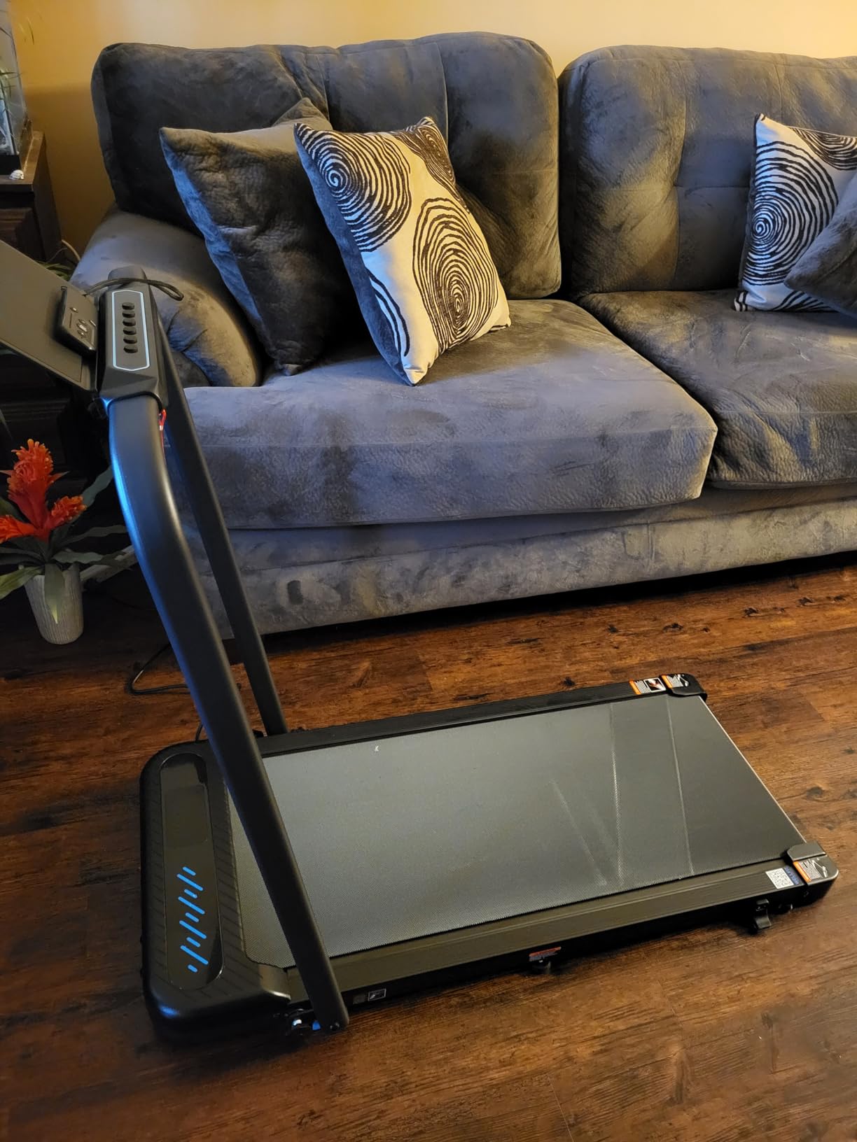 WELLFIT Folding Treadmill with Incline,320+ lbs Capacity Portable Treadmills with Handlebar, Under Desk Treadmill for Home Office,Low Noise Walking Pad with Smart Voice Control for Jogging Running customer photo 1
