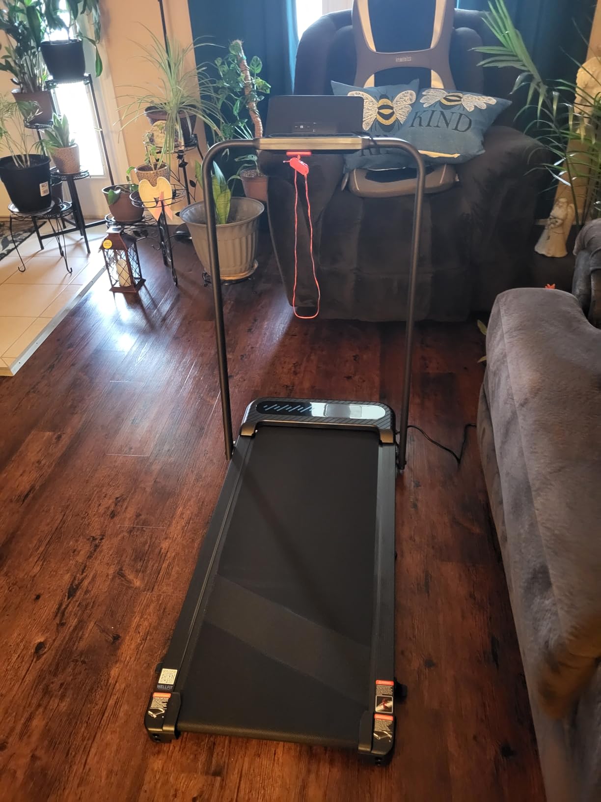 WELLFIT Folding Treadmill with Incline,320+ lbs Capacity Portable Treadmills with Handlebar, Under Desk Treadmill for Home Office,Low Noise Walking Pad with Smart Voice Control for Jogging Running customer photo 2