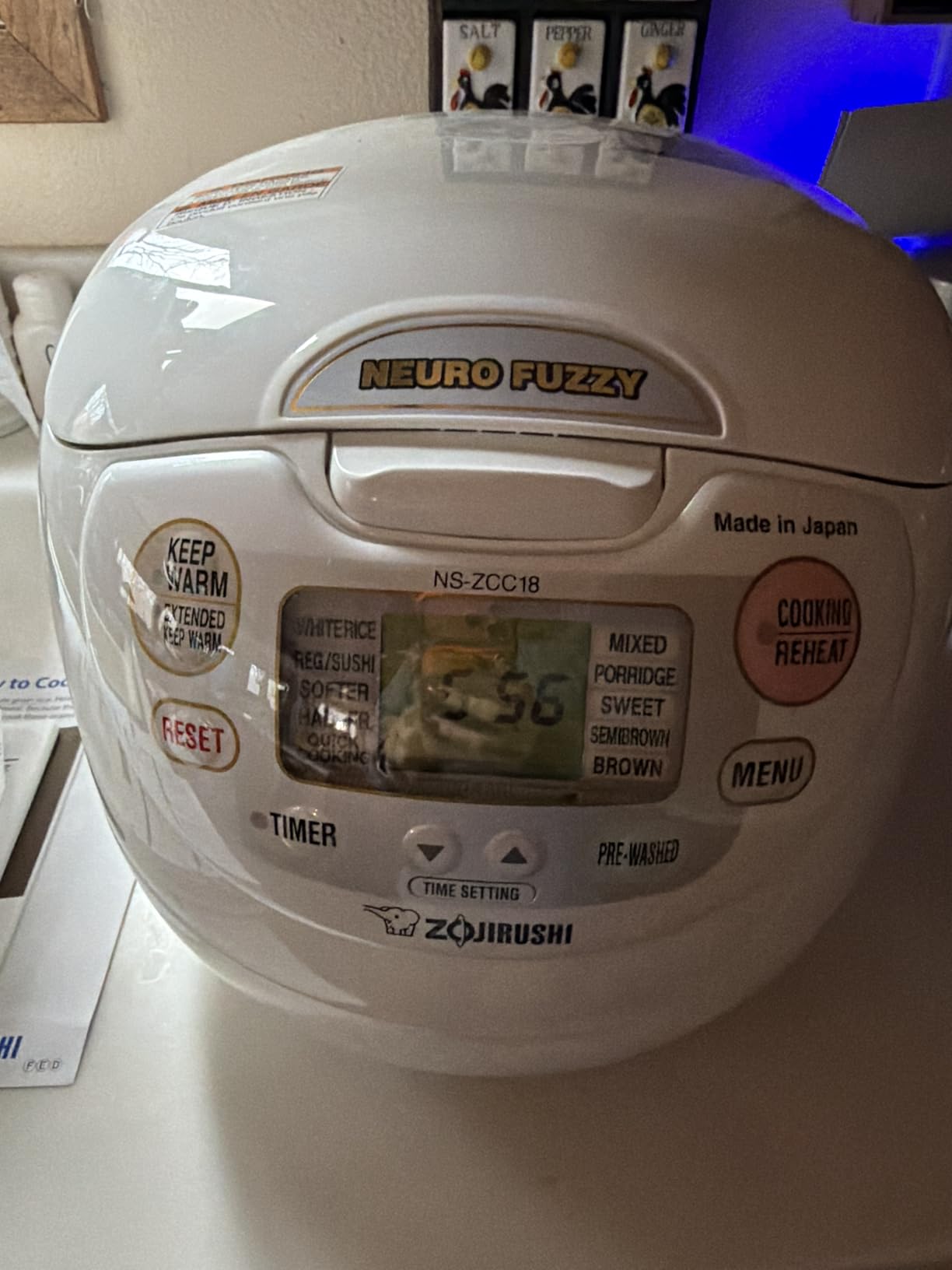 Zojirushi NS-ZCC10 5-1/2-Cup Neuro Fuzzy Rice Cooker and Warmer, Premium White customer photo 1