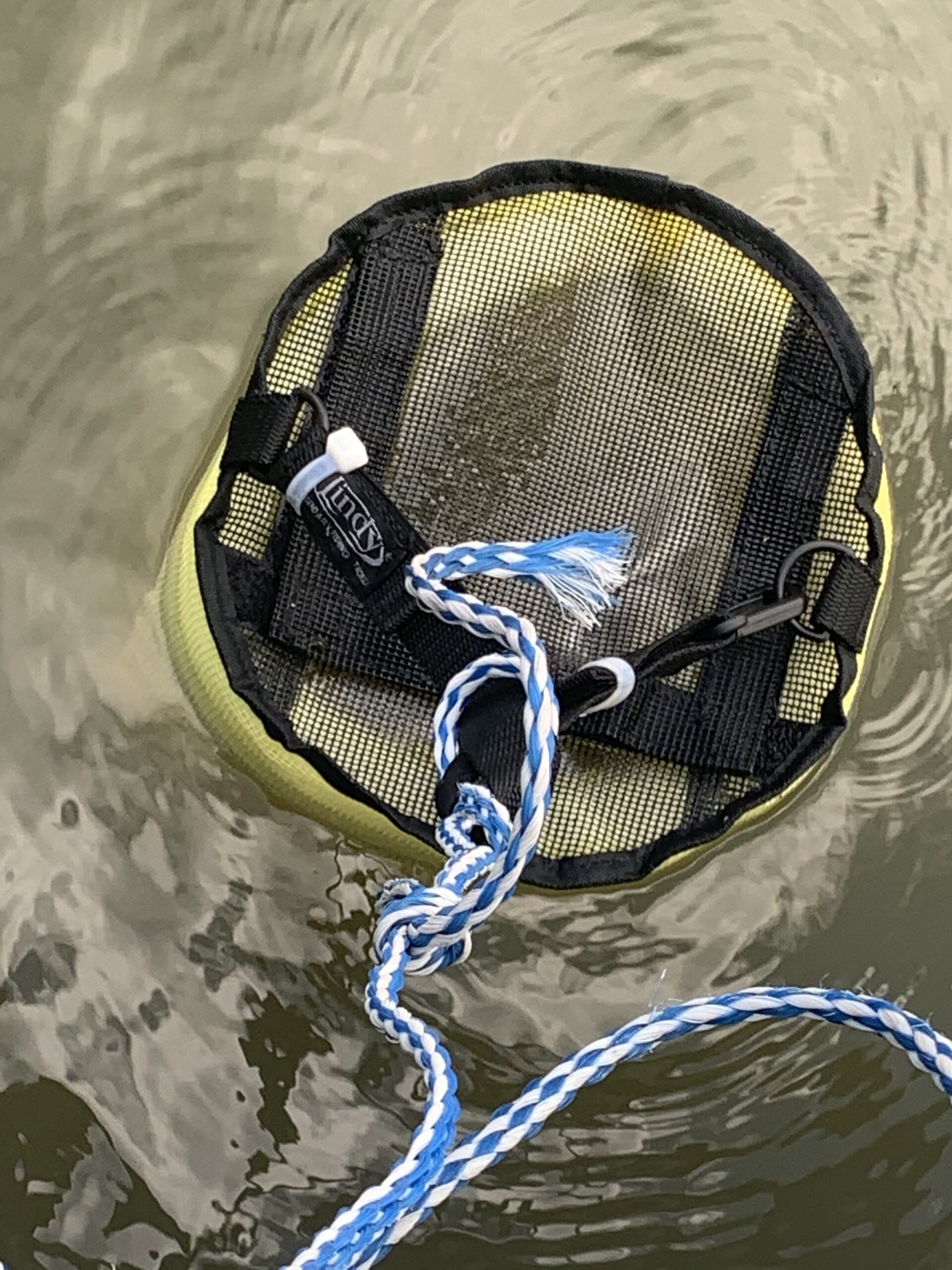 Lindy Bait Tamer Fishing Bag - Keeps Live Bait Healthy and Active customer photo 1