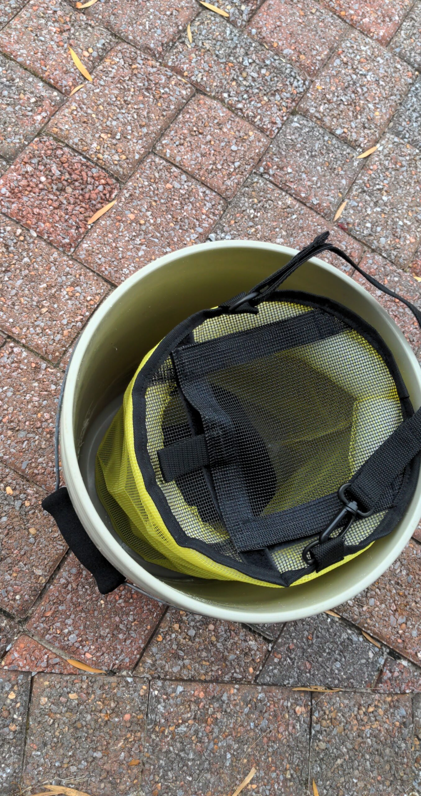 Lindy Bait Tamer Fishing Bag - Keeps Live Bait Healthy and Active customer photo 2