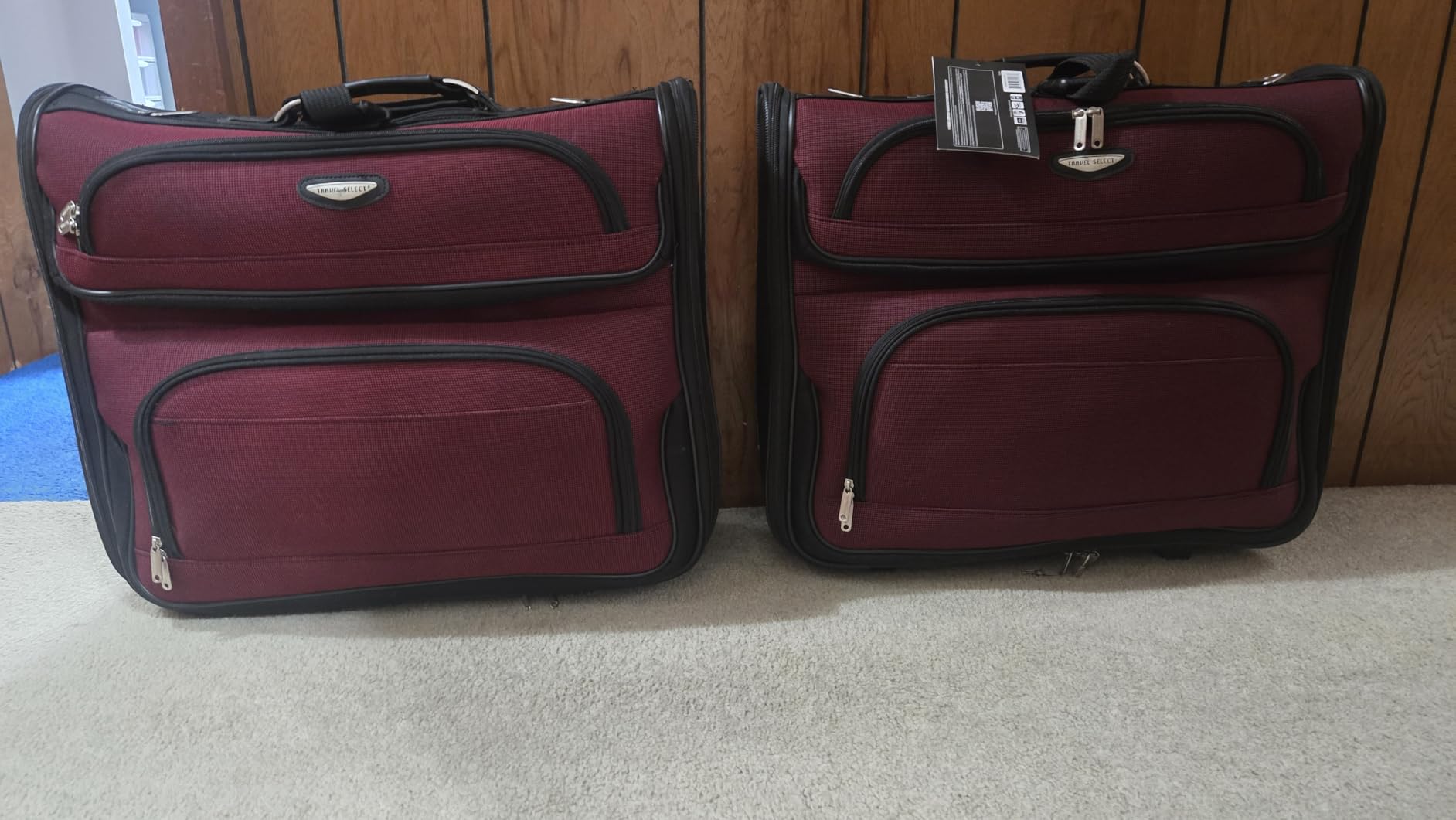 Amsterdam Business Rolling Garment Bag, Softside Expandable Rolling 2-Wheeled Suit Carrier, Navy customer photo 1