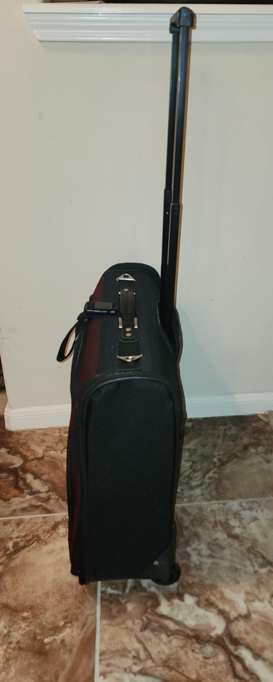Amsterdam Business Rolling Garment Bag, Softside Expandable Rolling 2-Wheeled Suit Carrier, Navy customer photo 2