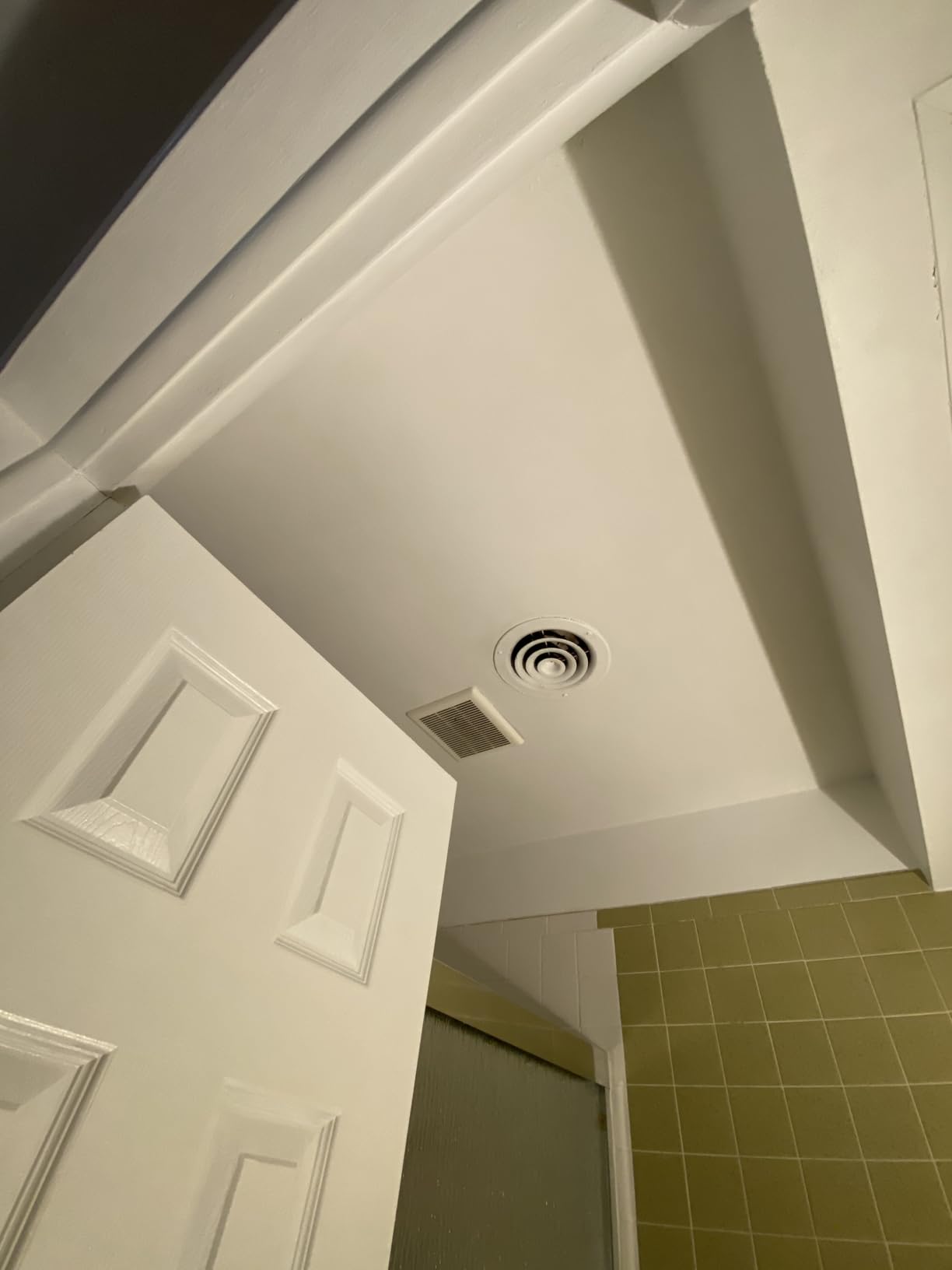 Zinsser 02774 PERMA-WHITE Mold & Mildew Proof Interior Paint, Quart, Eggshell White customer photo 2