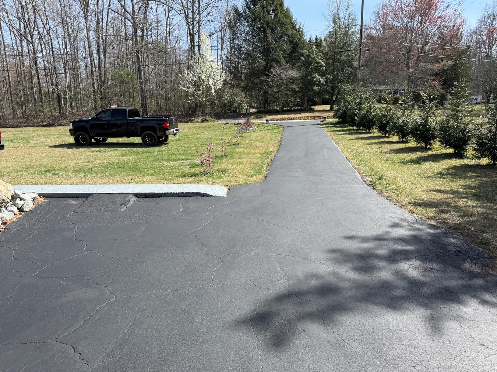 Black Jack Drive-Maxx 1000 Rubberized Asphalt Driveway Filler and Sealer customer photo 1
