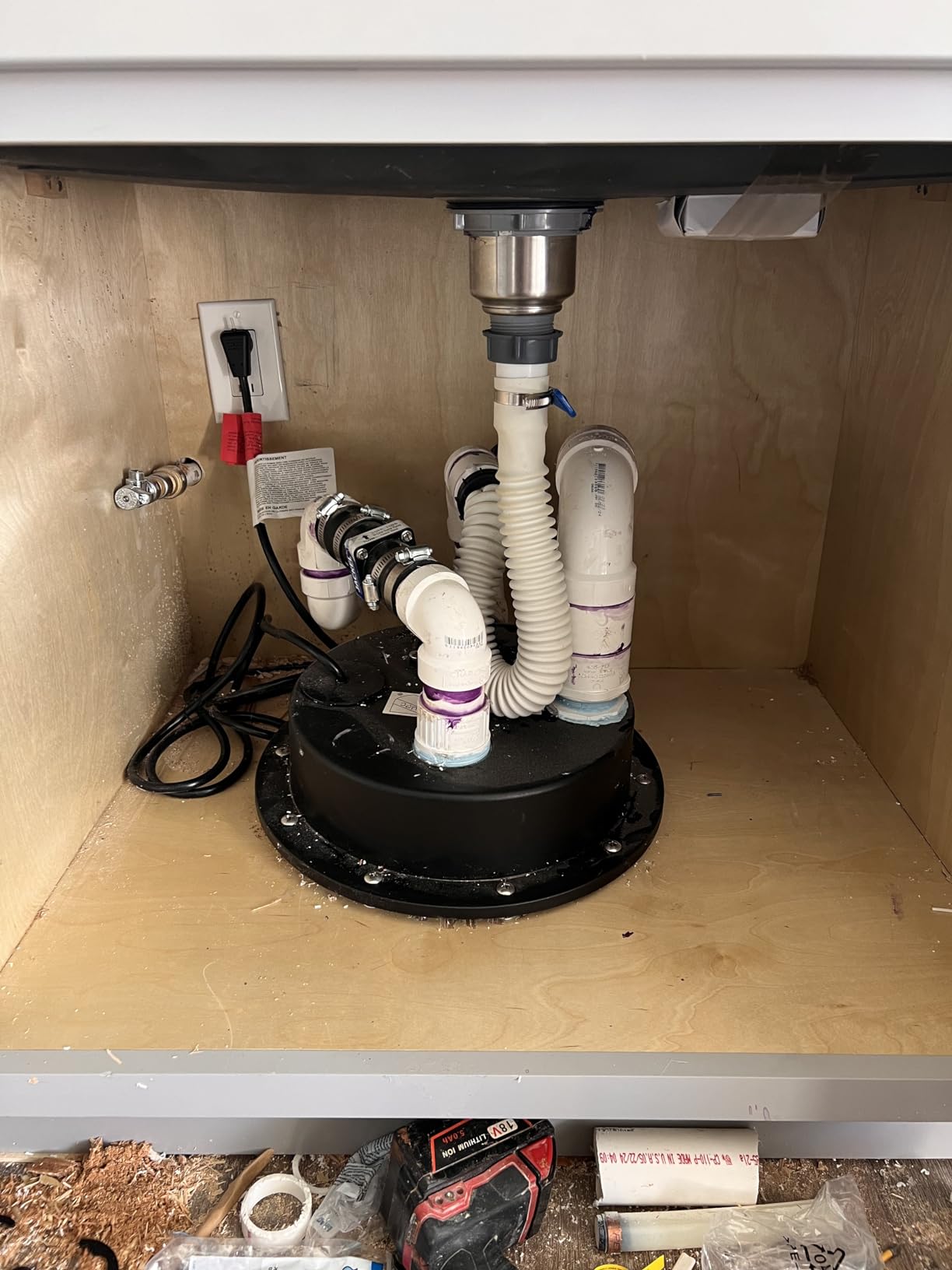 Little Giant WRSC-6 115-Volt, 1/3 HP, 2760 GPH Compact Under Sink Drainosaur Automatic Sump Pump/Basin System with 10-Ft. Cord, Black/Blue, 506065 customer photo 2