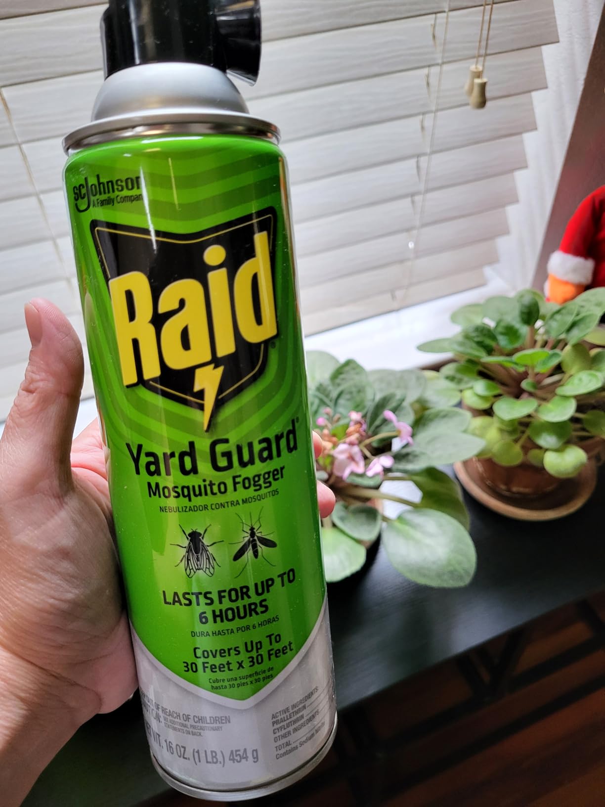 Raid Outdoor Yard Guard Mosquito Fogger, Area Insect Repellent, Kills On Contact, Control Mosquitoes up to 6 Hours, Covers up to 30 sq ft, Fast-Acting Yard and Garden Treatment, 16 oz customer photo 1