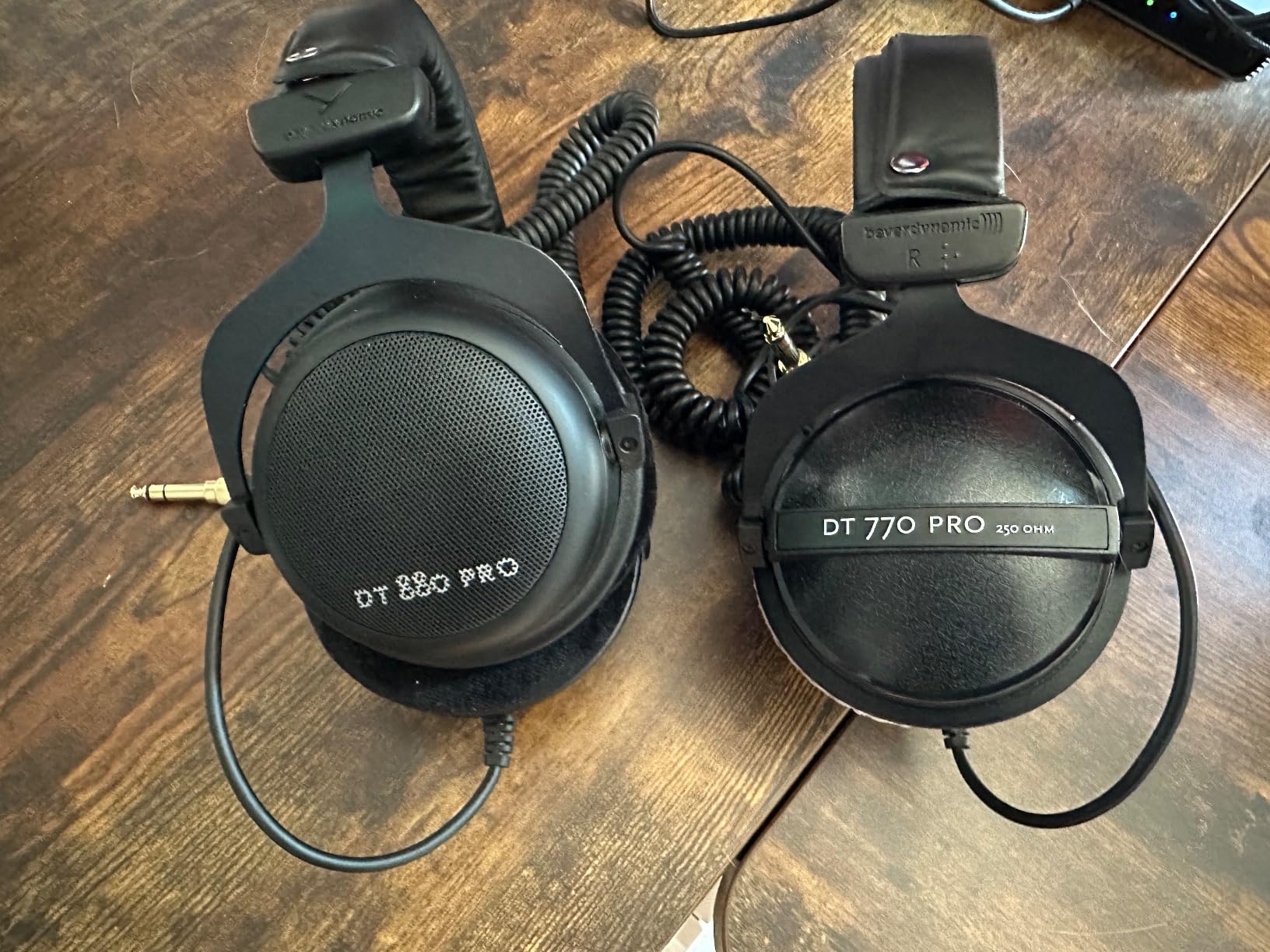 beyerdynamic DT 880 PRO 250 Ohm, Semi-Open-Back Over Ear Wired Studio Headphones customer photo 1