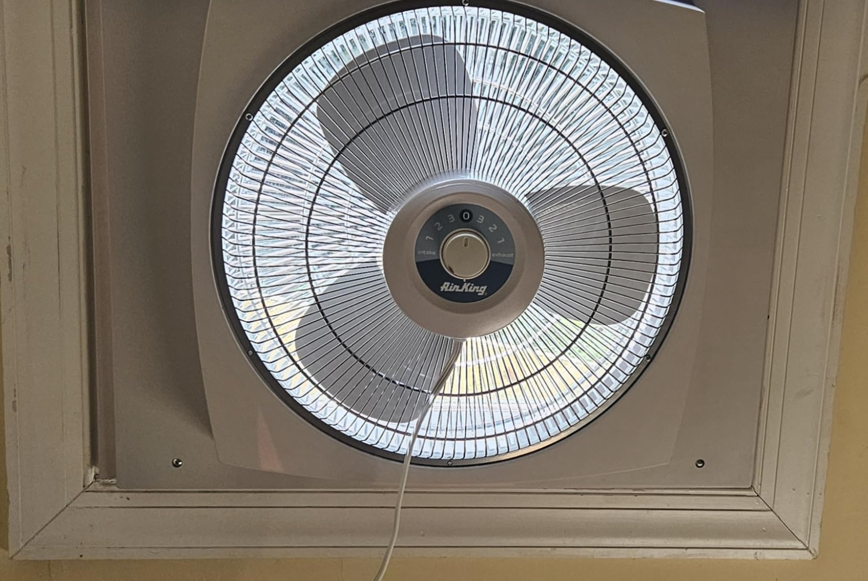 Air King 9155 Window Fan, 16-Inch, White customer photo 1