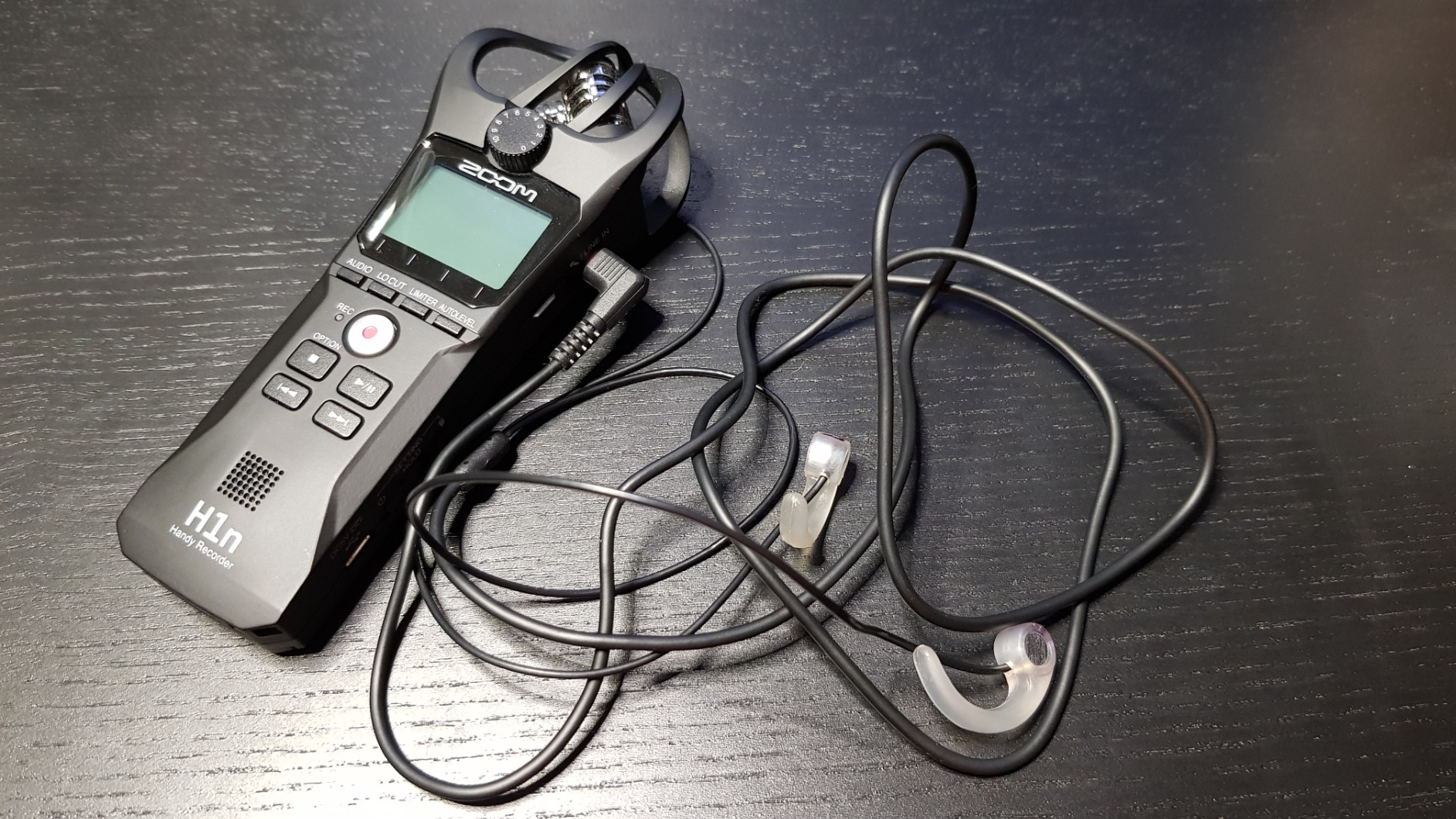 Sound Professionals LOW NOISE IN-EAR BINAURAL MICROPHONES - HIGH SENSITIVITY - Black Cables with Straight Connector customer photo 2