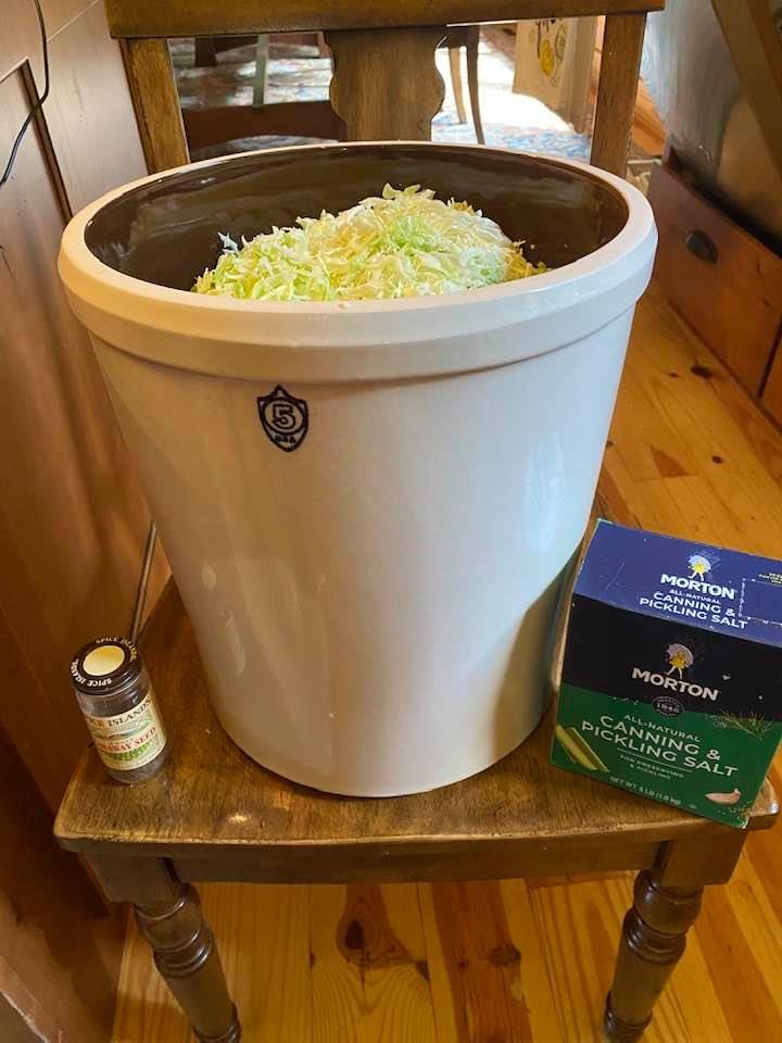 Gardener's Supply Company 8587577 5-Gallon Stoneware Pickling Crock customer photo 2