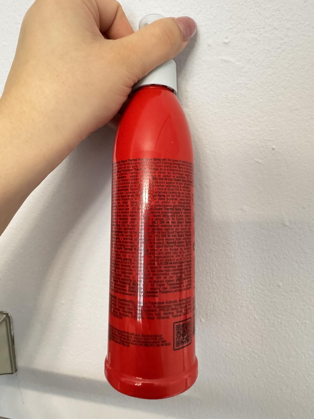 CHI 44 Iron Guard Thermal Protection Spray for Hair, Heat Damage Shield with Ceramic Minerals, Lightweight Styling Spray, Frizz Control & Shine Enhancer, 8 Fl Oz customer photo 2