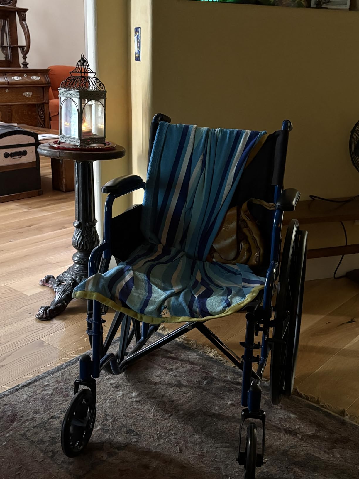 Drive Medical Blue Streak Lightweight Wheelchair - Portable Folding Mobility Aid - Swing-Away Footrests - Desk Arms - Durable Steel Frame - 18-Inch Seat customer photo 1