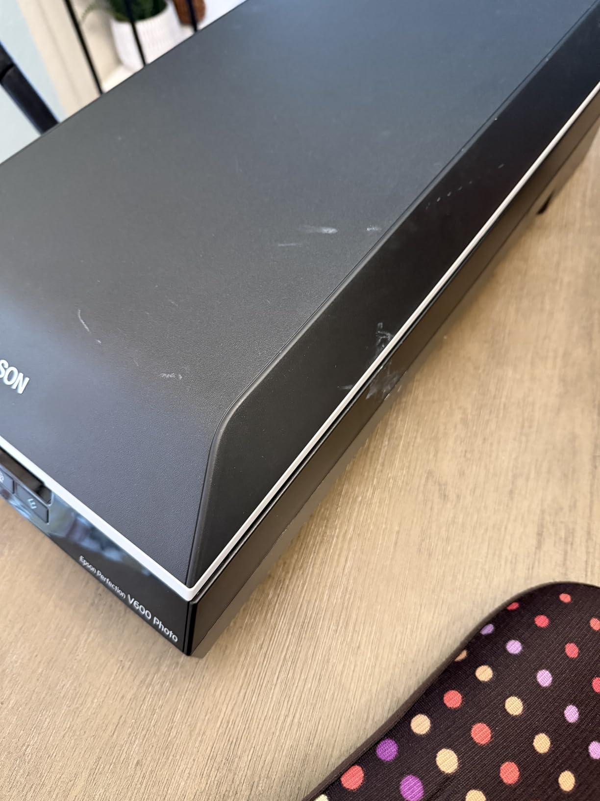 Epson Perfection V600 Photo Wired USB Connectivity Color Scanner - 6400 x 9600 dpi customer photo 1